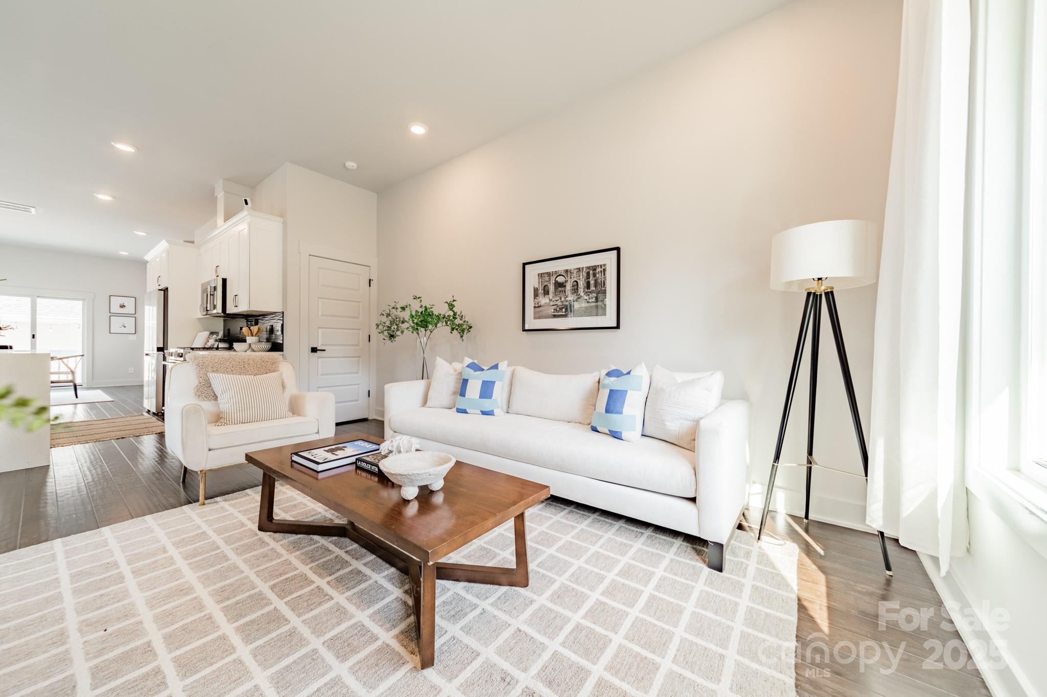 932 Van Every Street