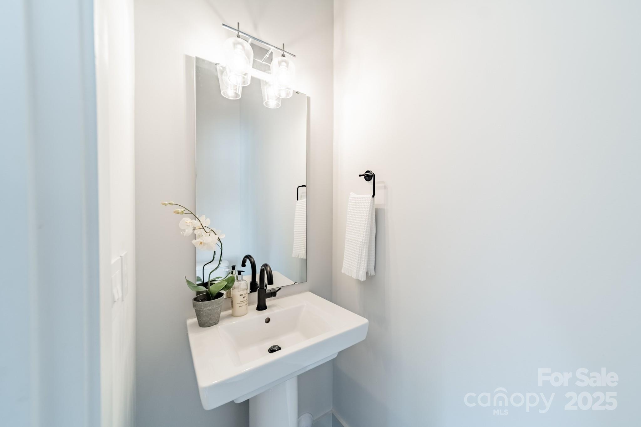 932 Van Every Street