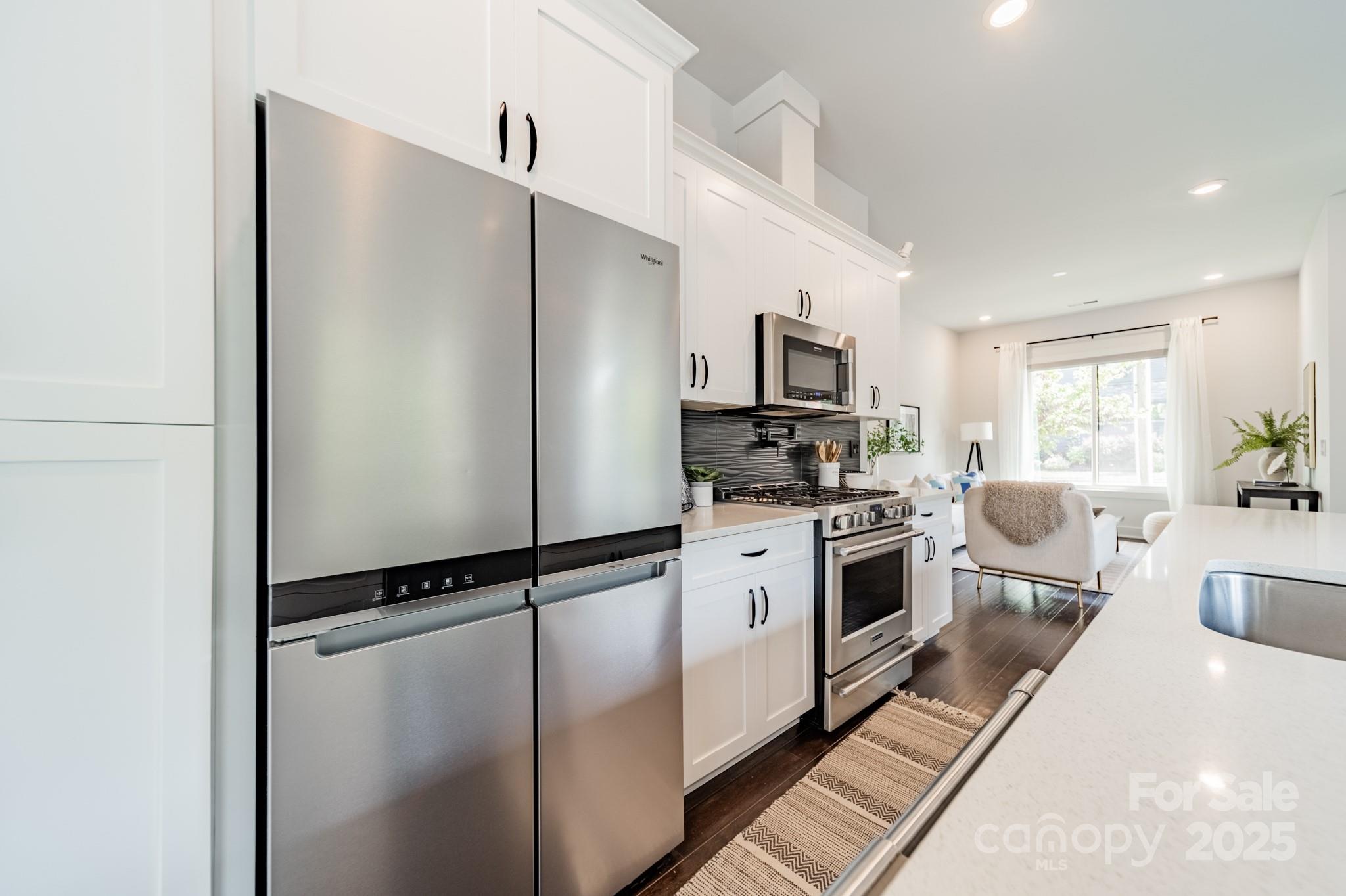 932 Van Every Street