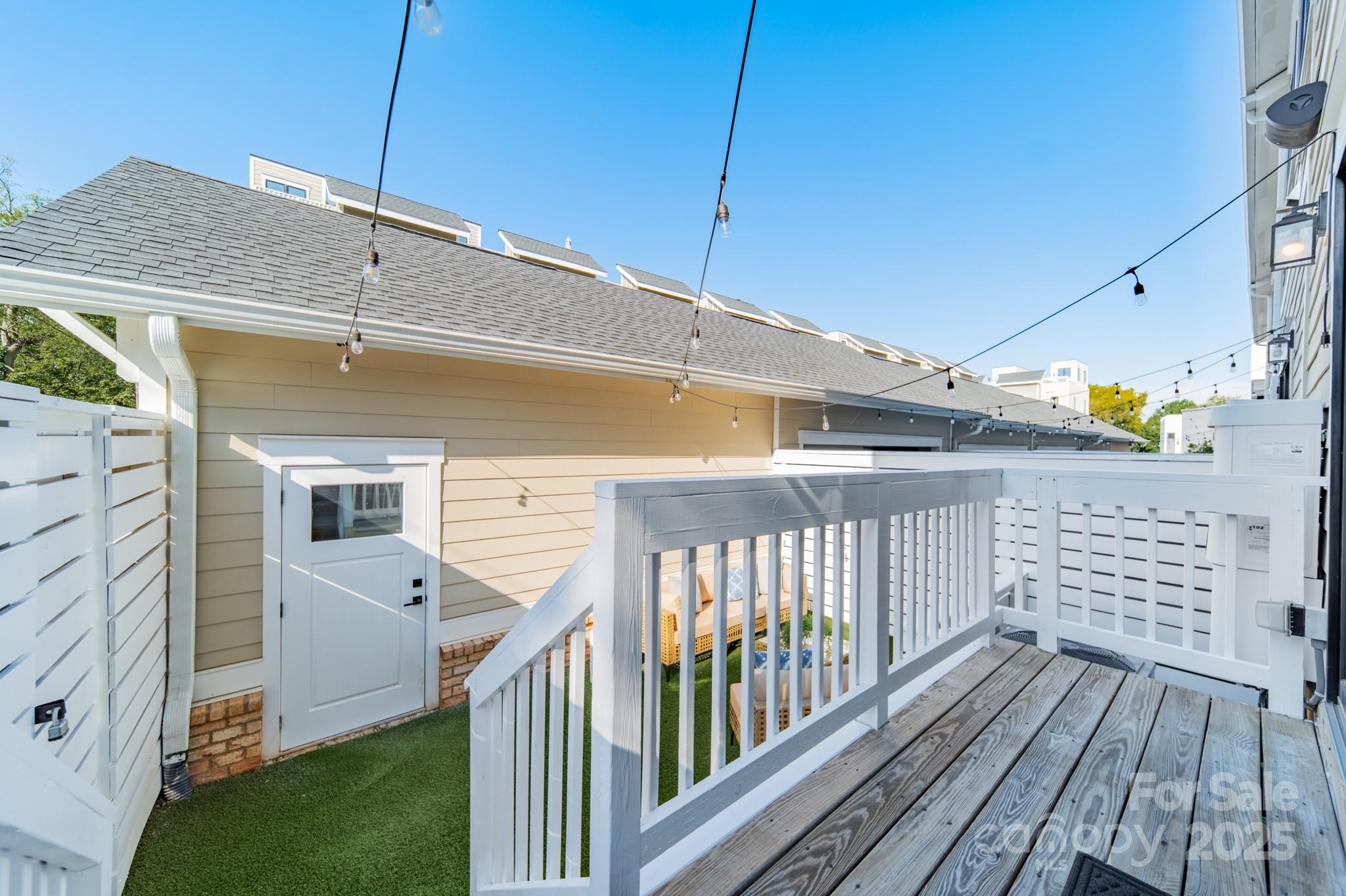 932 Van Every Street