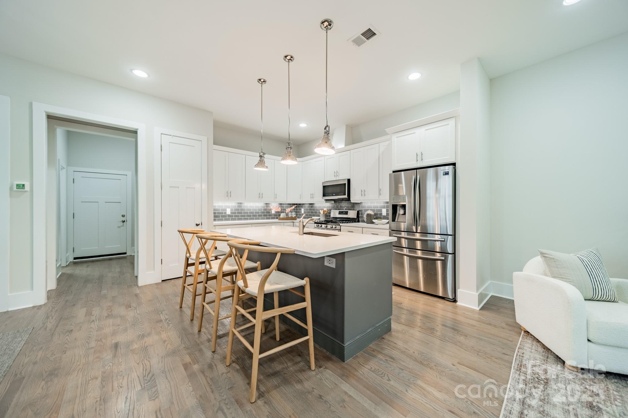 5230 Valley Stream Road