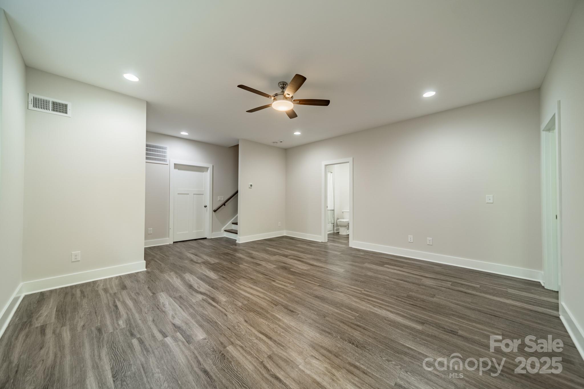 5230 Valley Stream Road