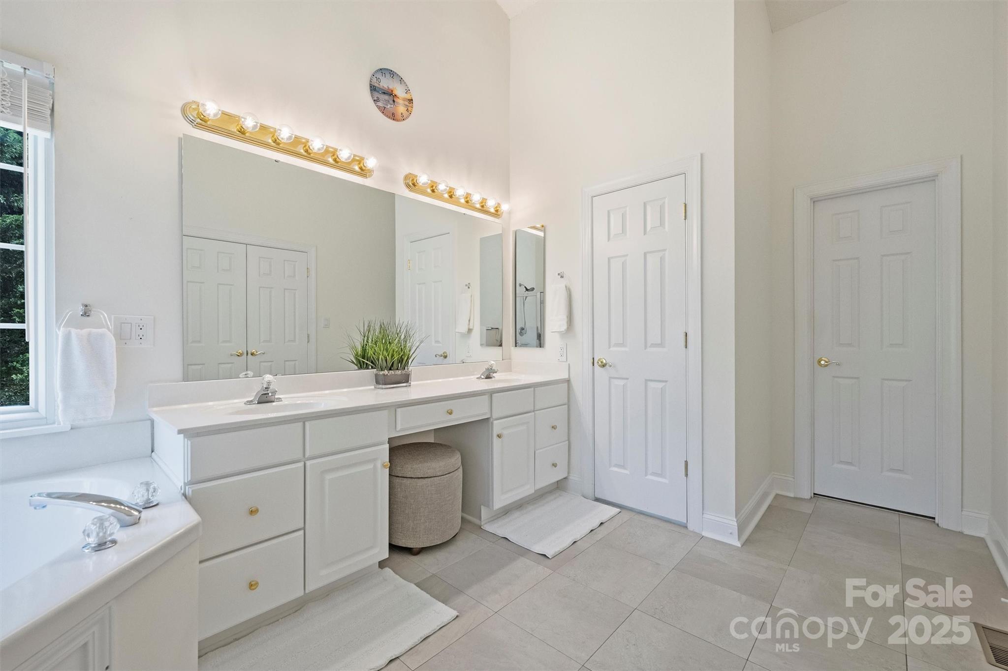 4711 Lone Tree Court