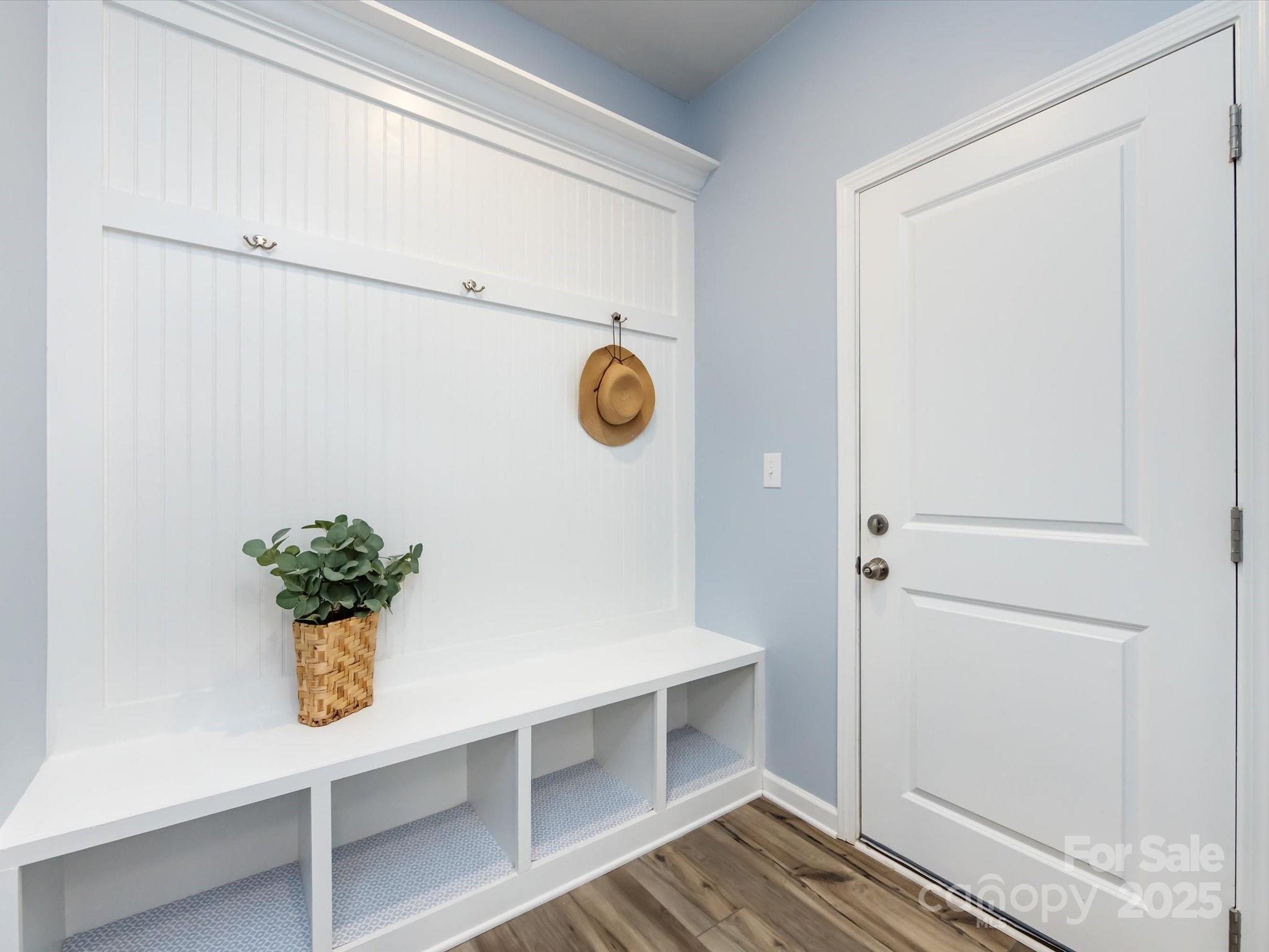 5010 Kinsbridge Drive