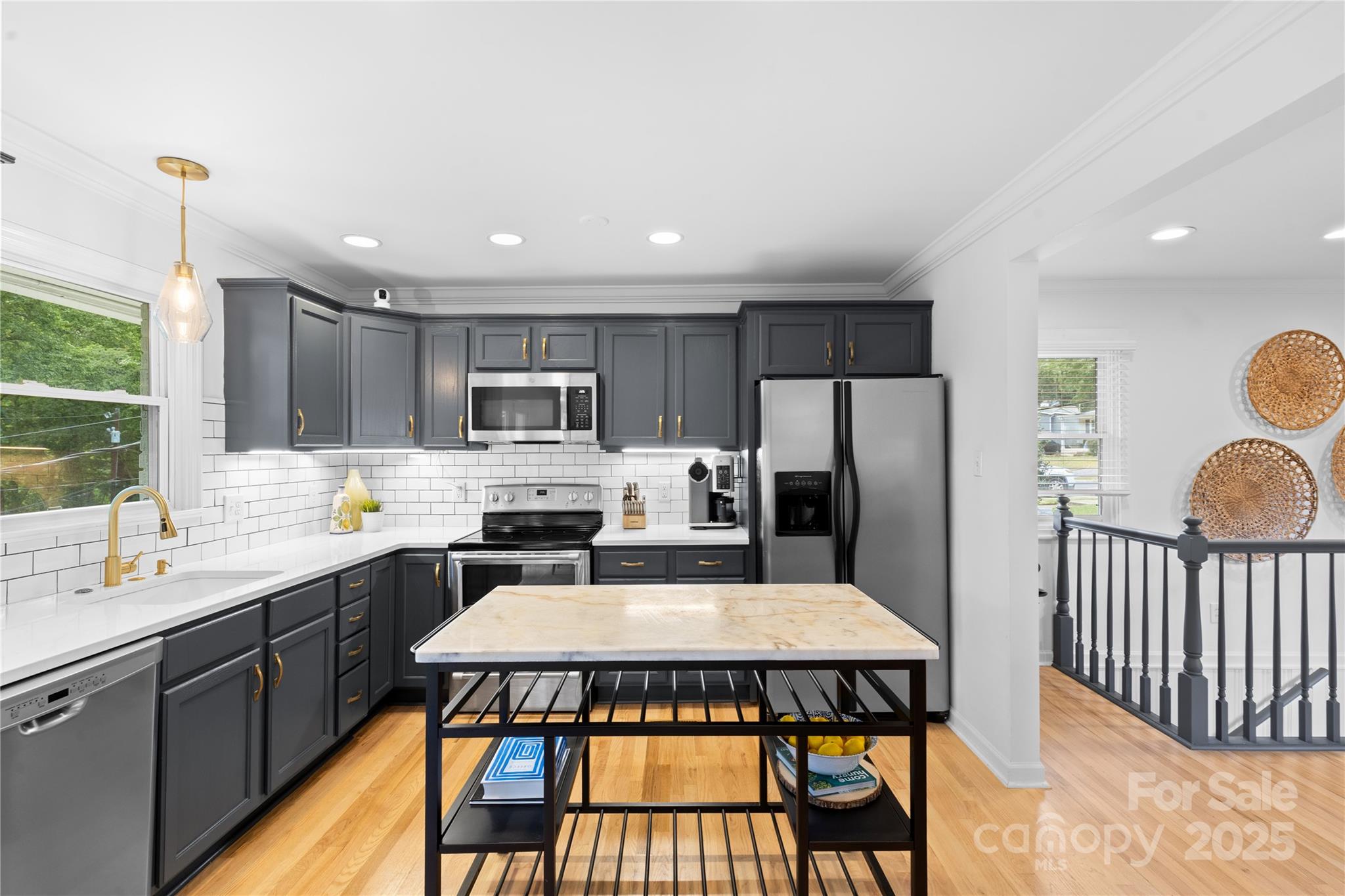 5128 Valley Stream Road