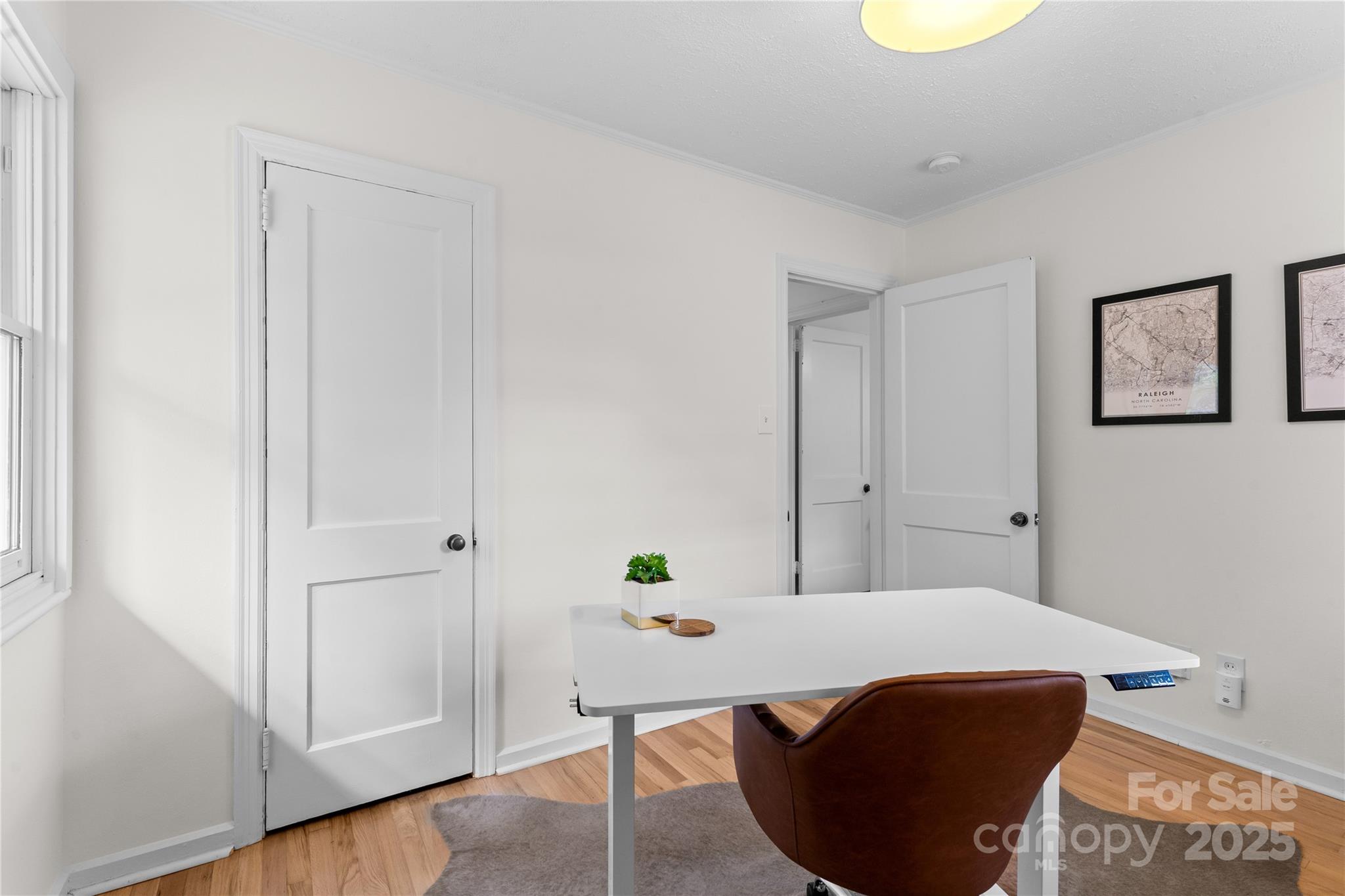 5128 Valley Stream Road