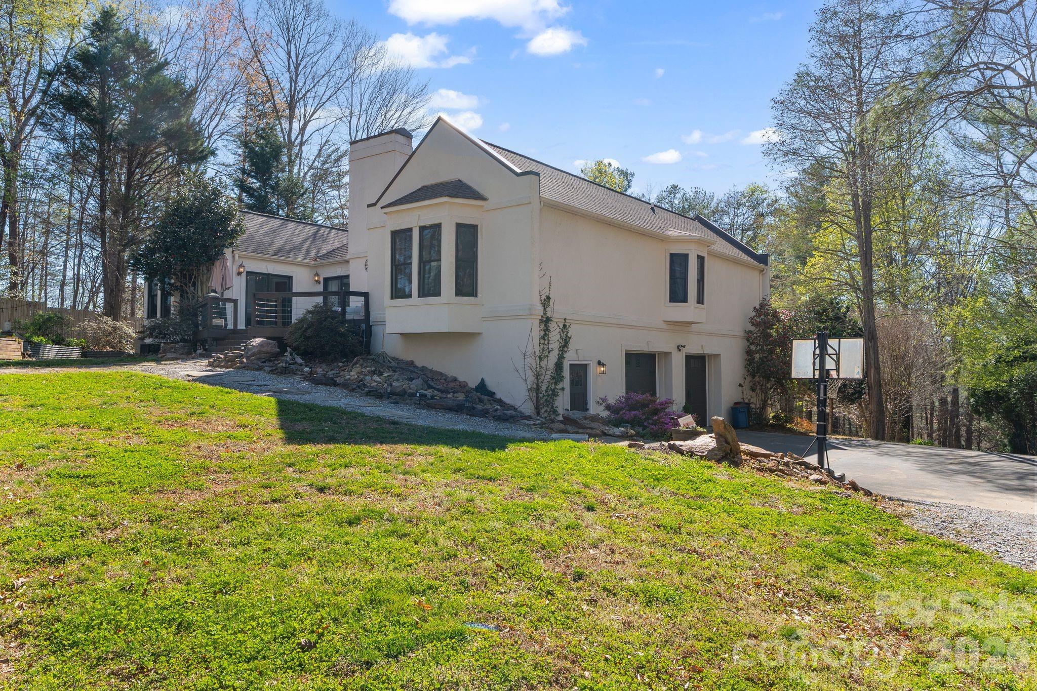 214 Ridgeway Drive