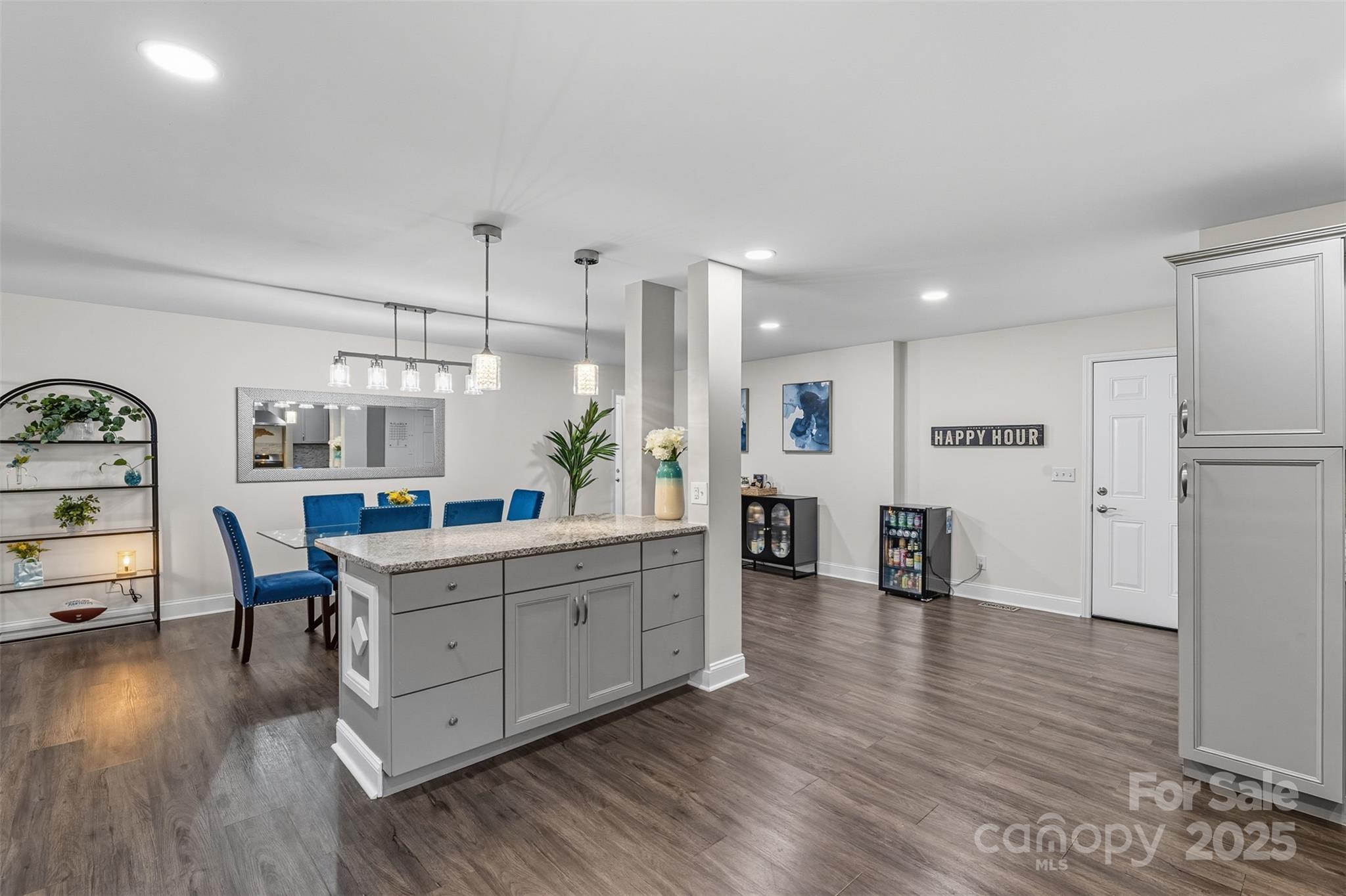 1901 Crestdale Drive