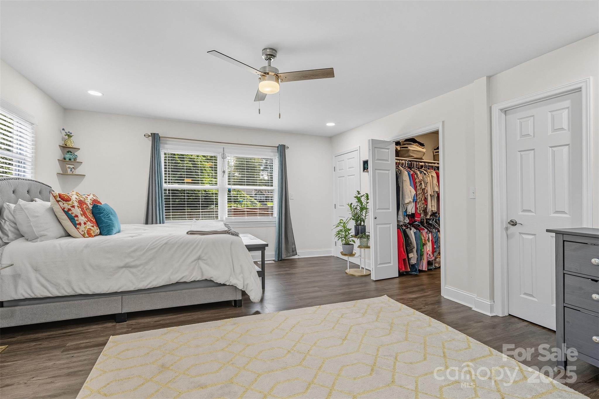 1901 Crestdale Drive