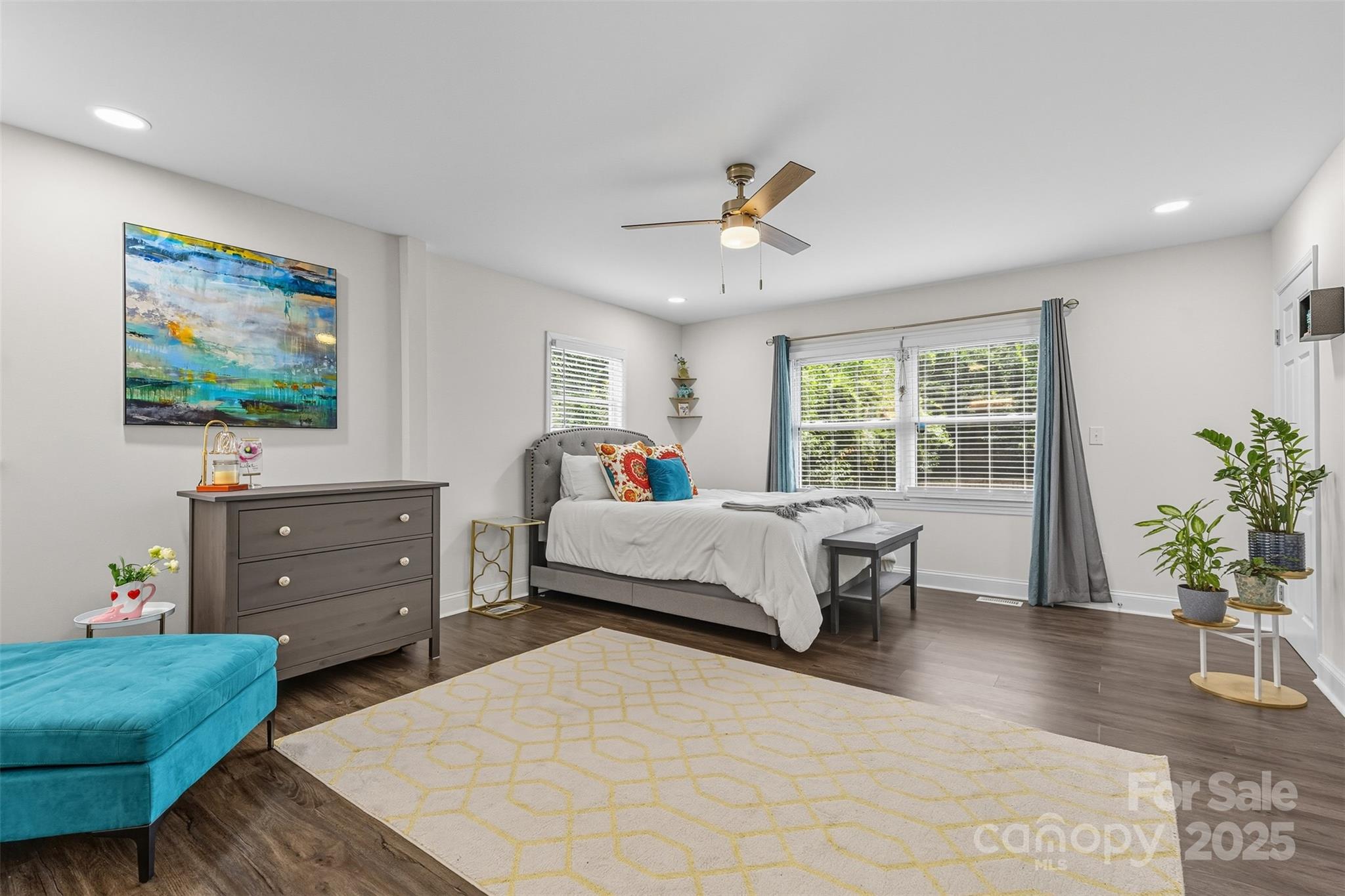 1901 Crestdale Drive