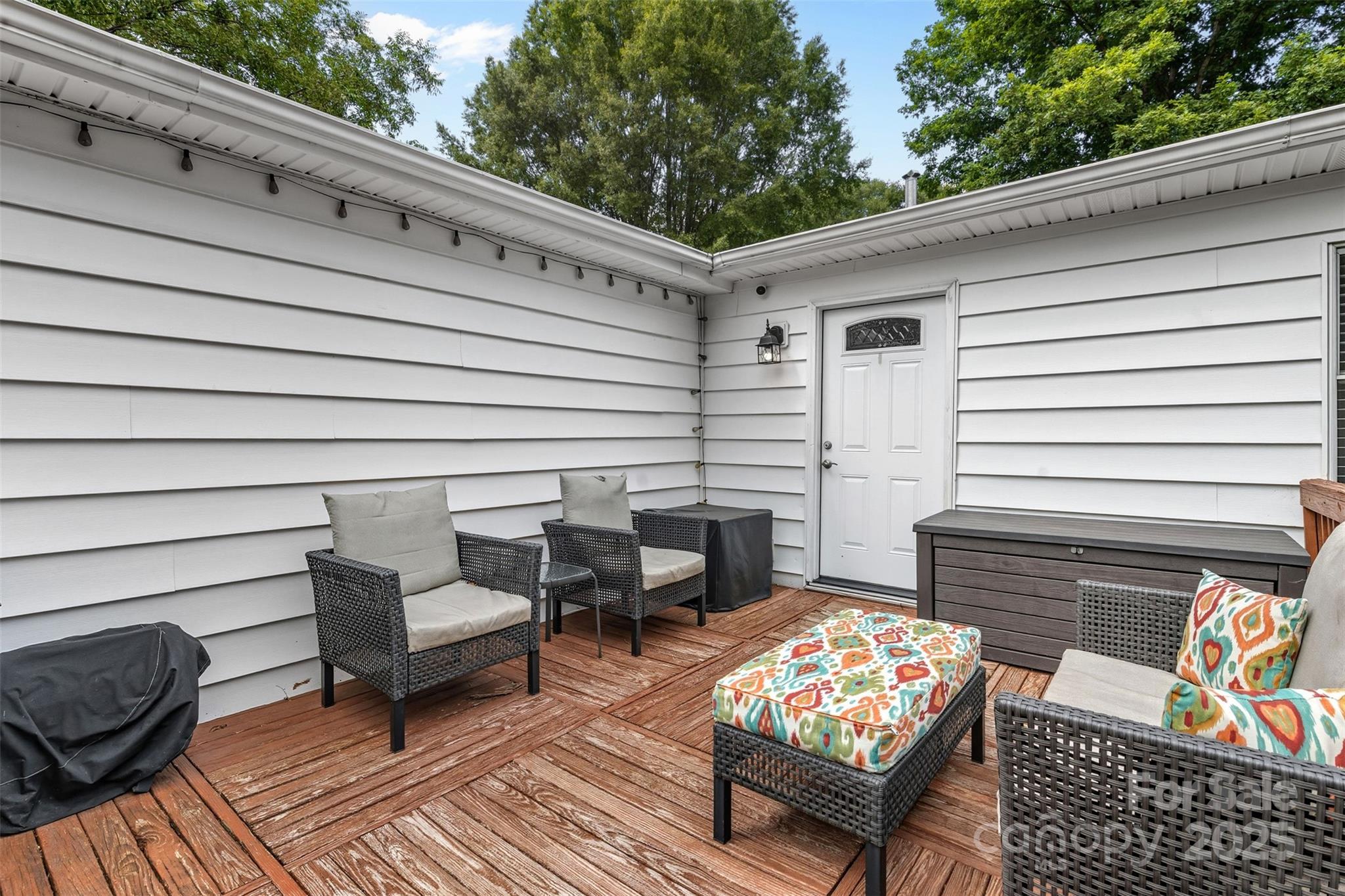 1901 Crestdale Drive