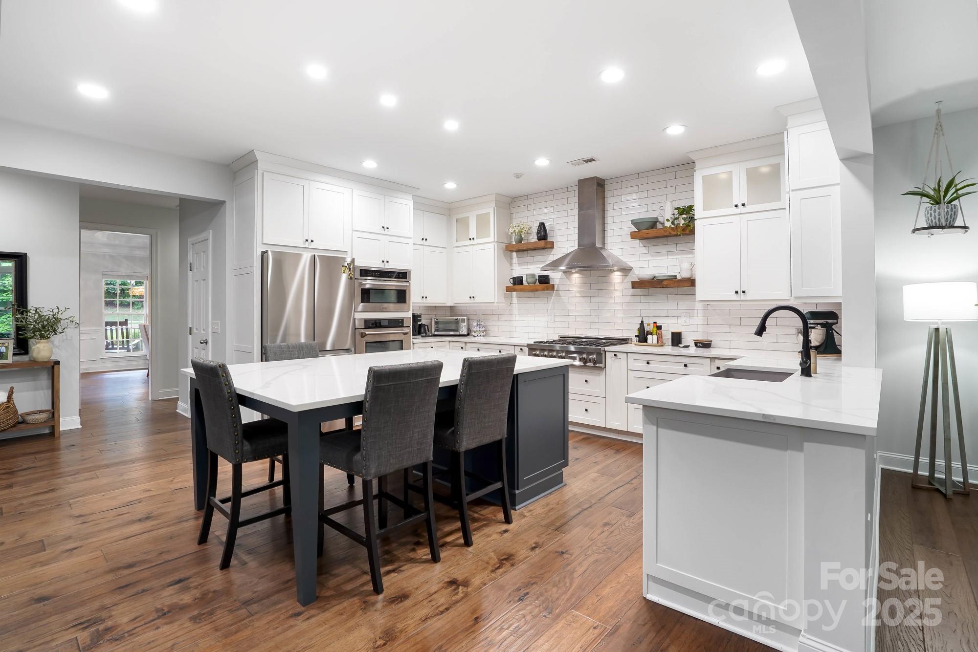 409 Stonewater Bay Lane