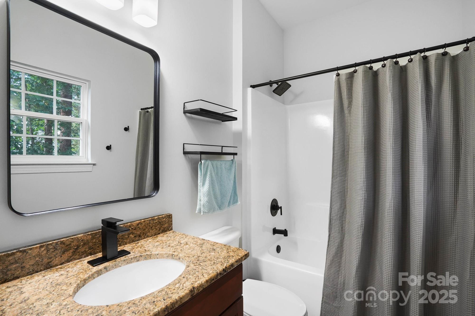 409 Stonewater Bay Lane