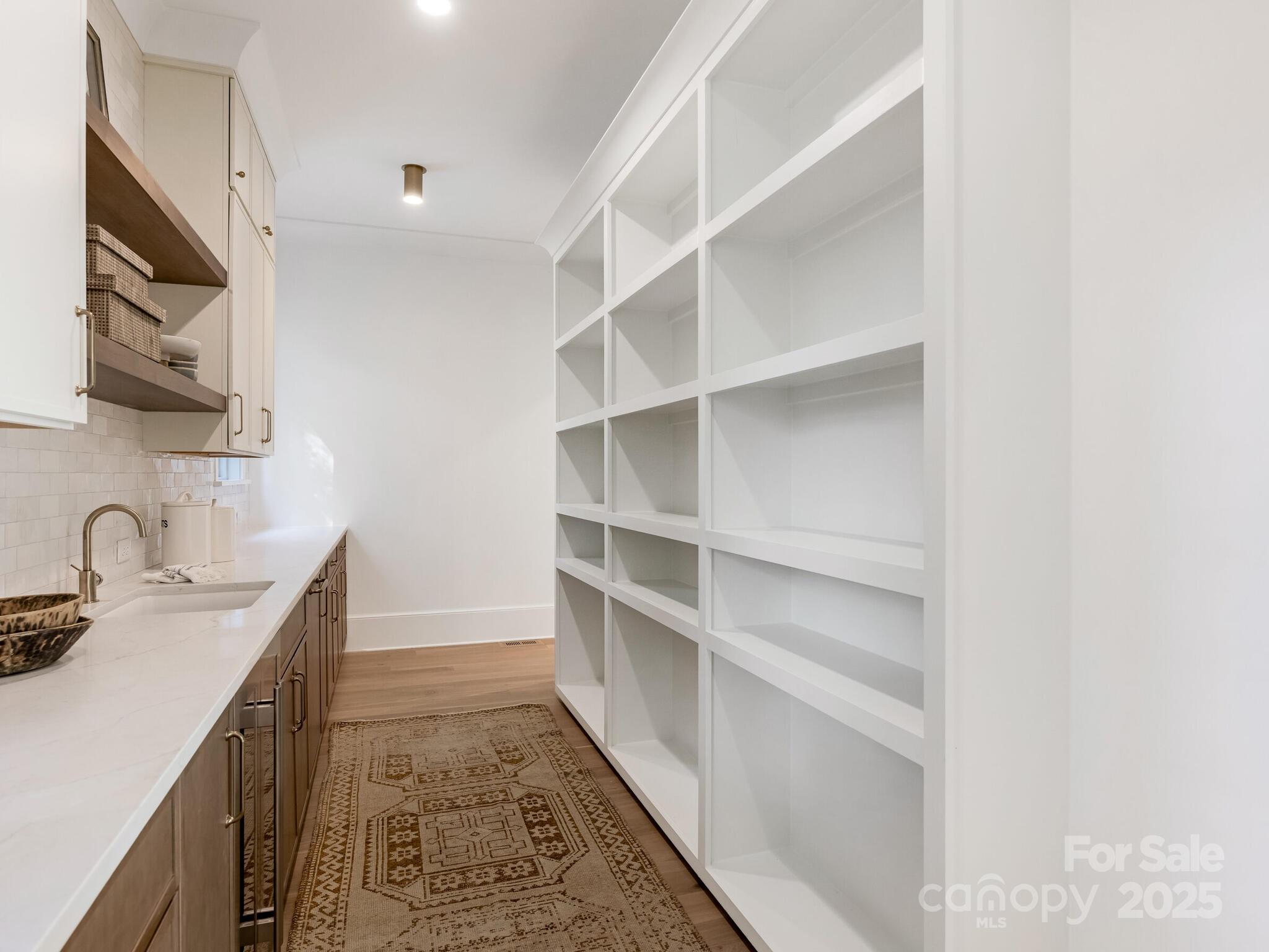 1511 Cavendish Court