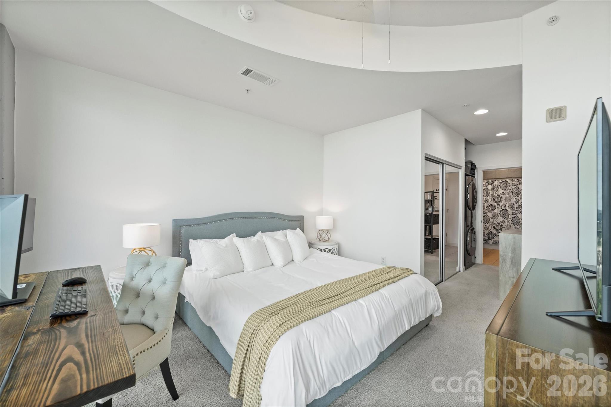 210 N Church Street Unit: 1506