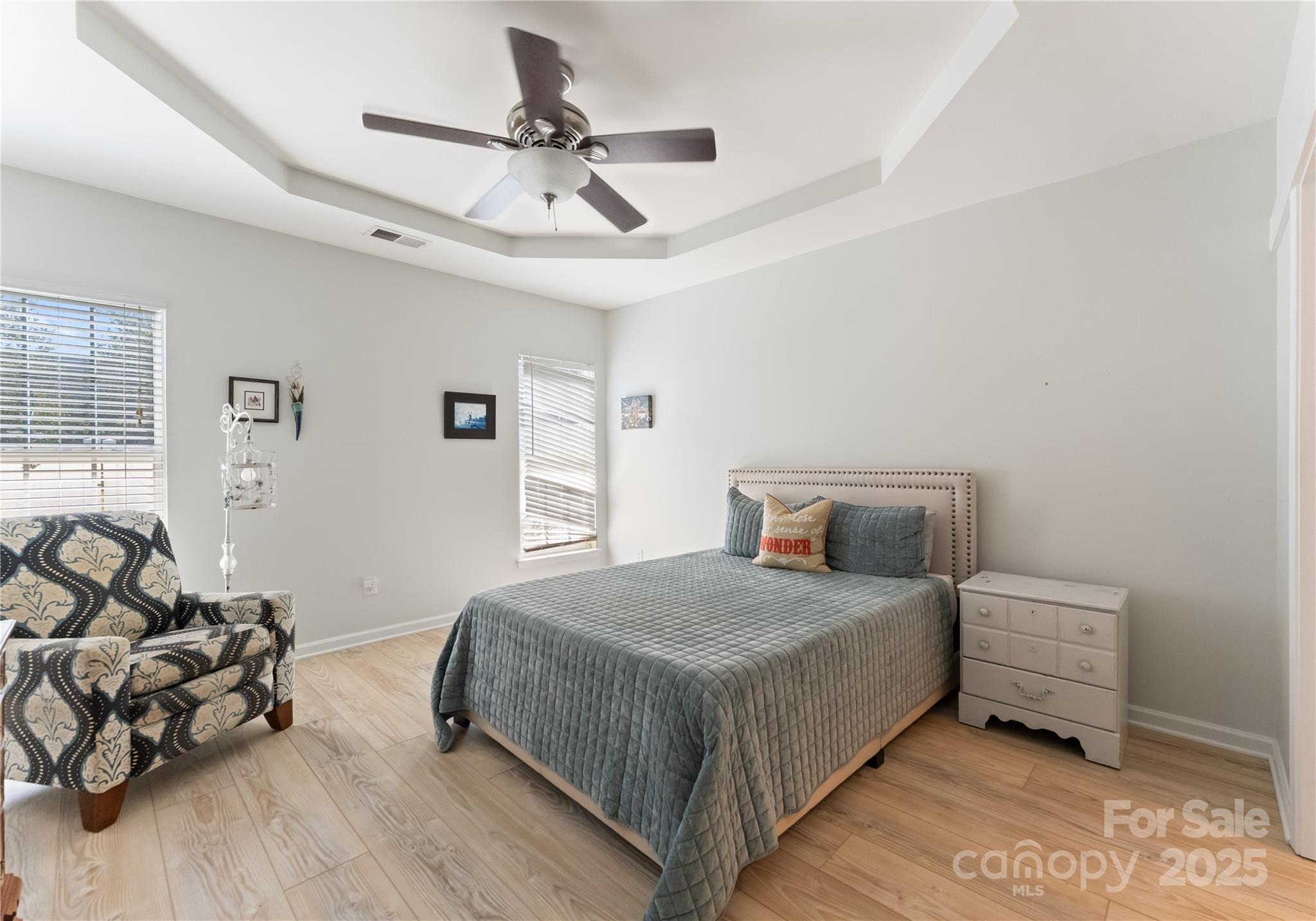 6040 Queens Walk Court