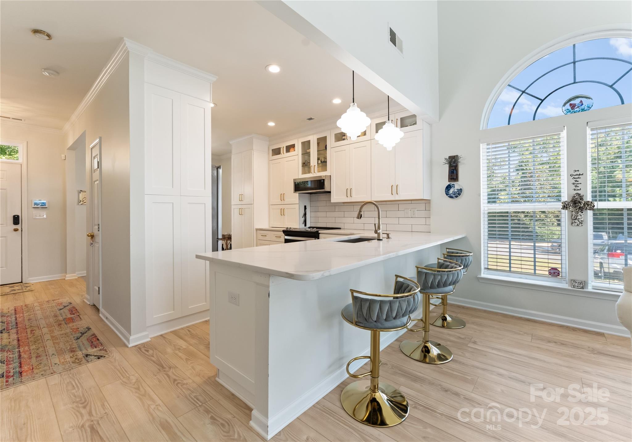 6040 Queens Walk Court