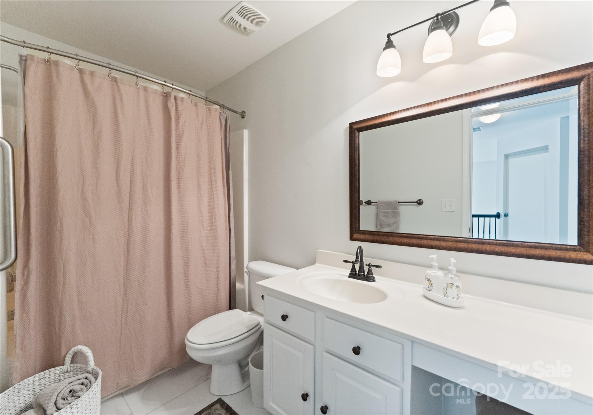 6040 Queens Walk Court