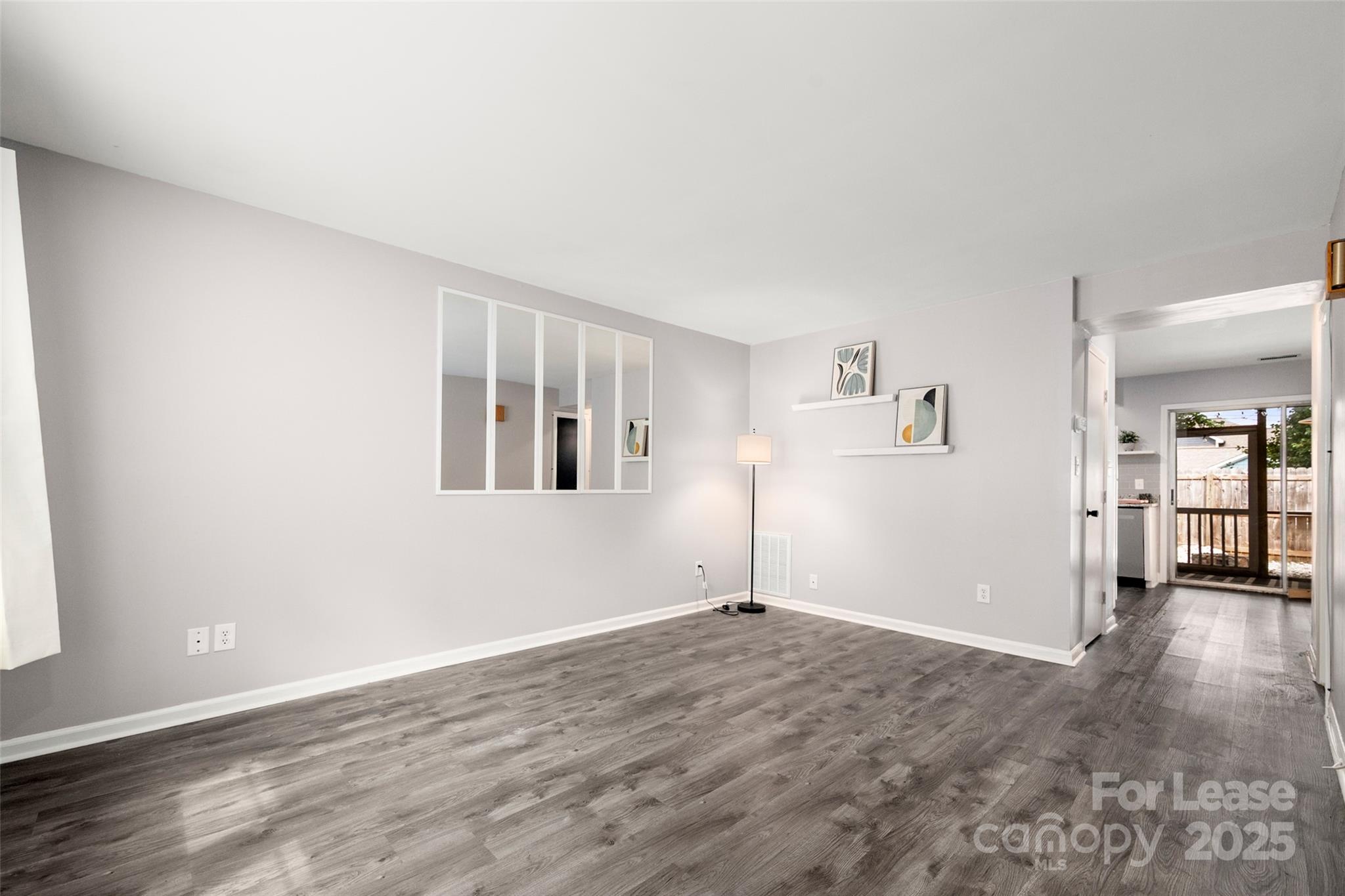 1422 Delane Avenue Unit: 9