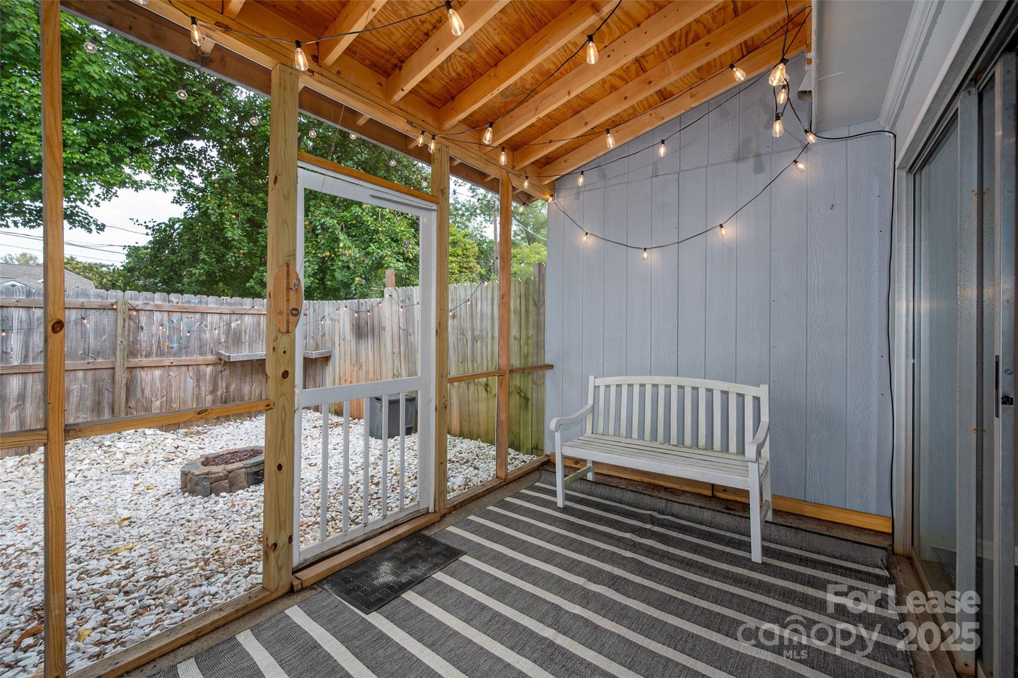 1422 Delane Avenue Unit: 9