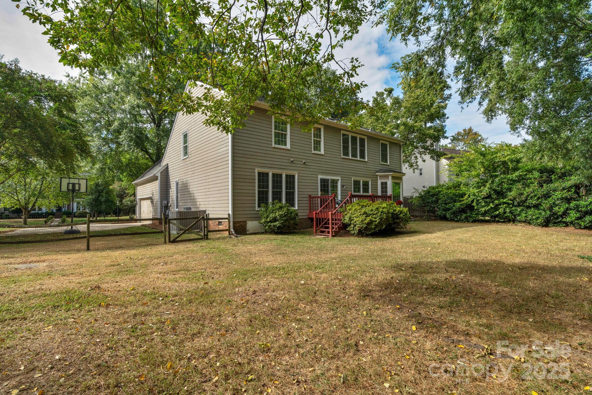 11905 Provincetowne Drive