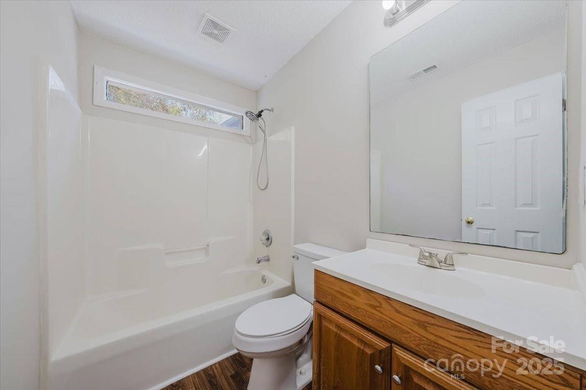 4205 Hounds Run Drive