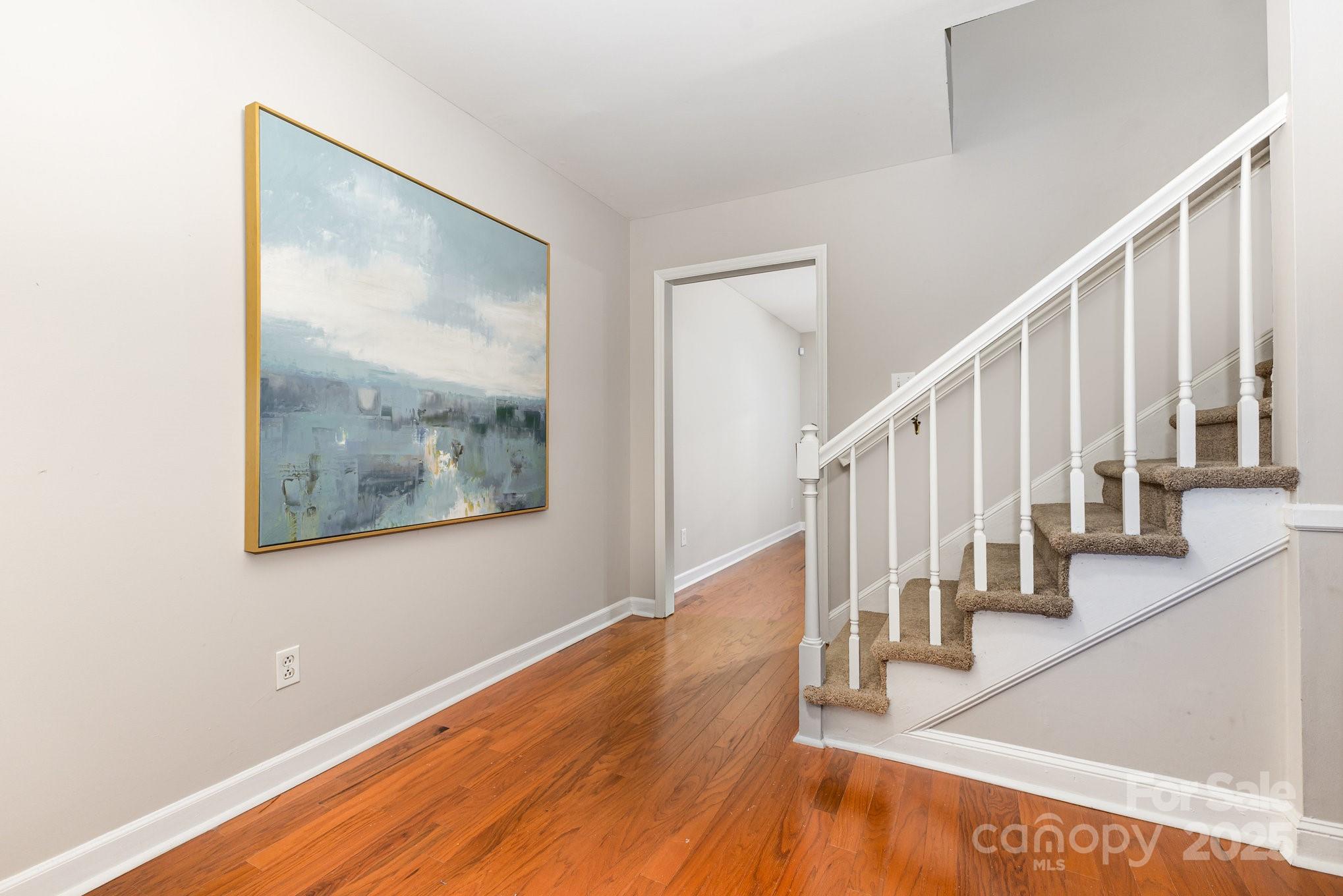 6752 Constitution Lane