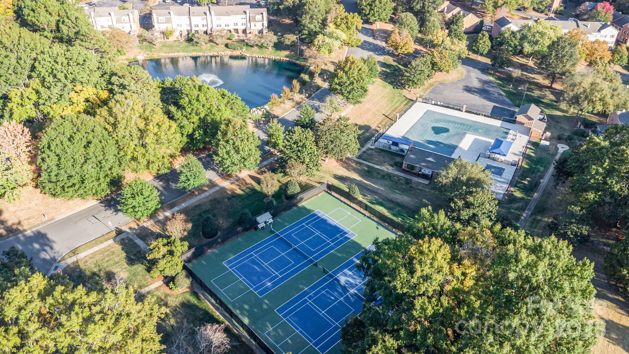 6752 Constitution Lane