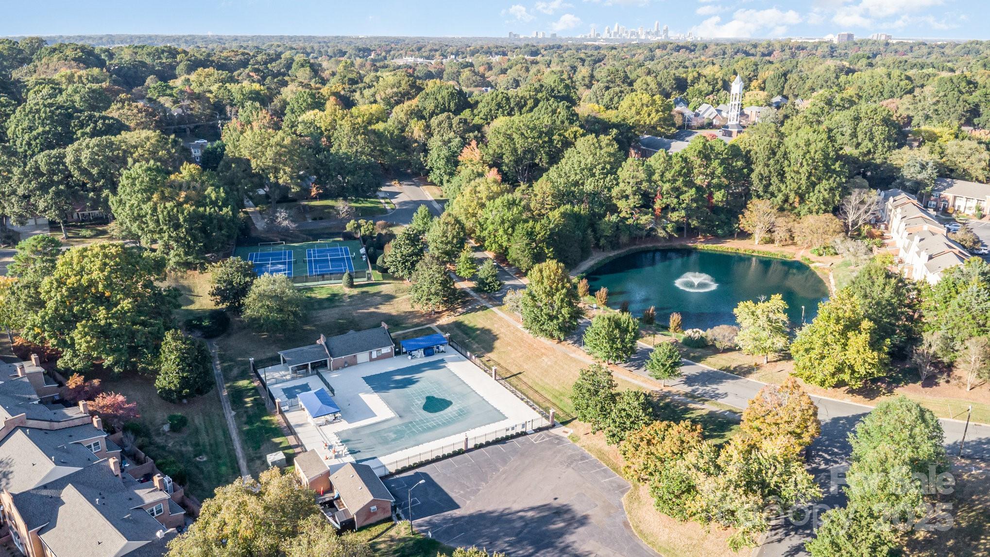 6752 Constitution Lane