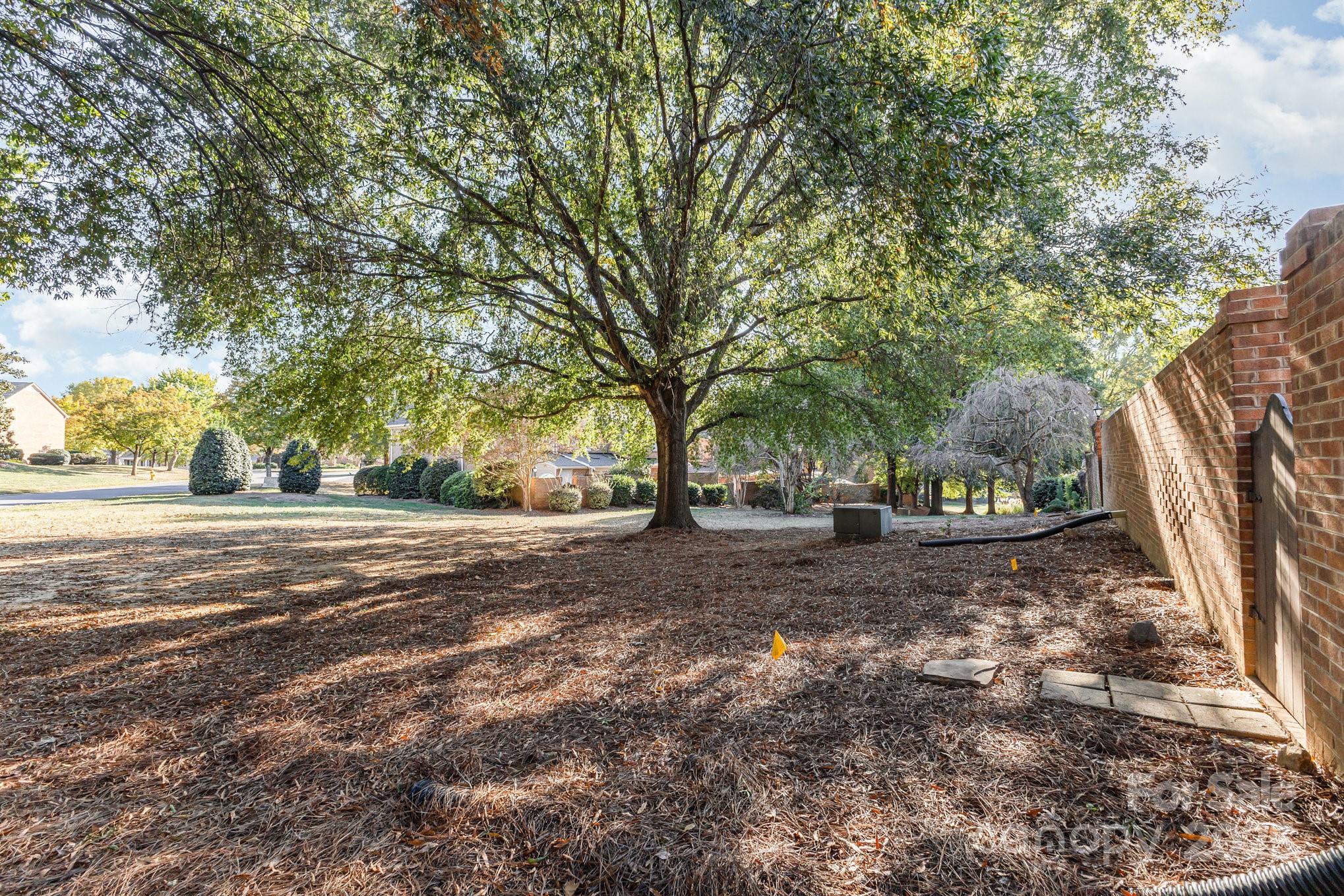 6752 Constitution Lane