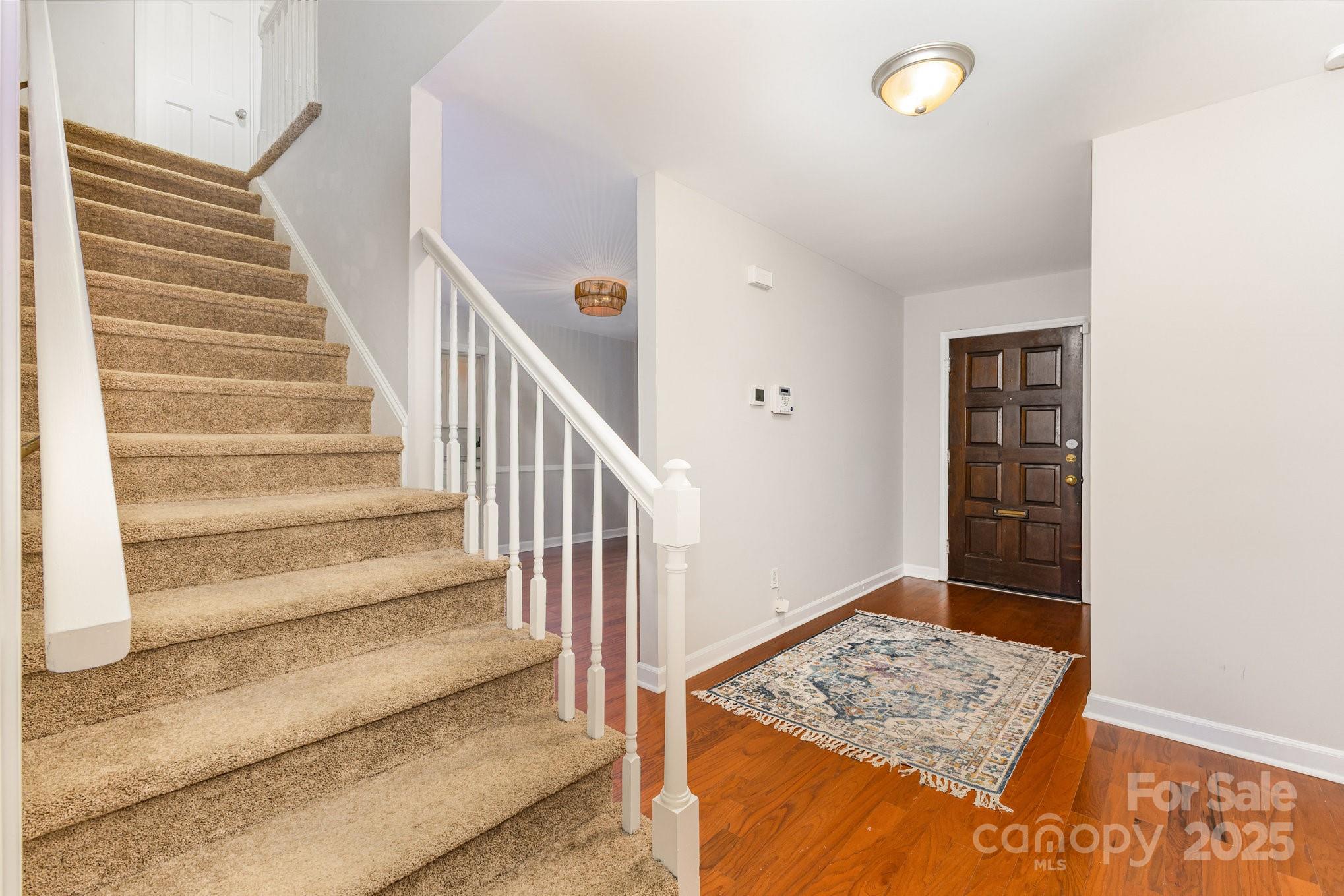 6752 Constitution Lane