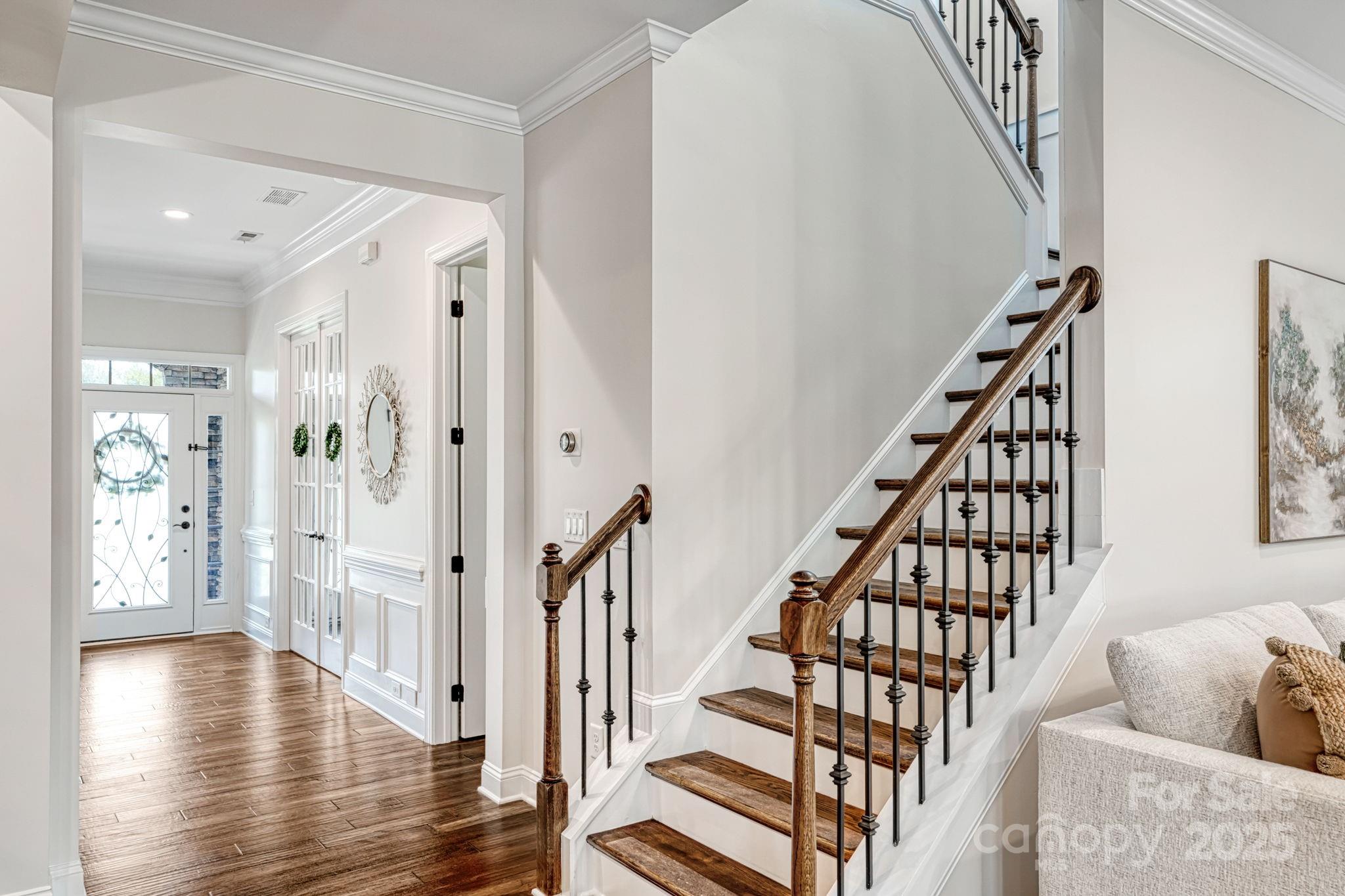 162 Golden View Drive