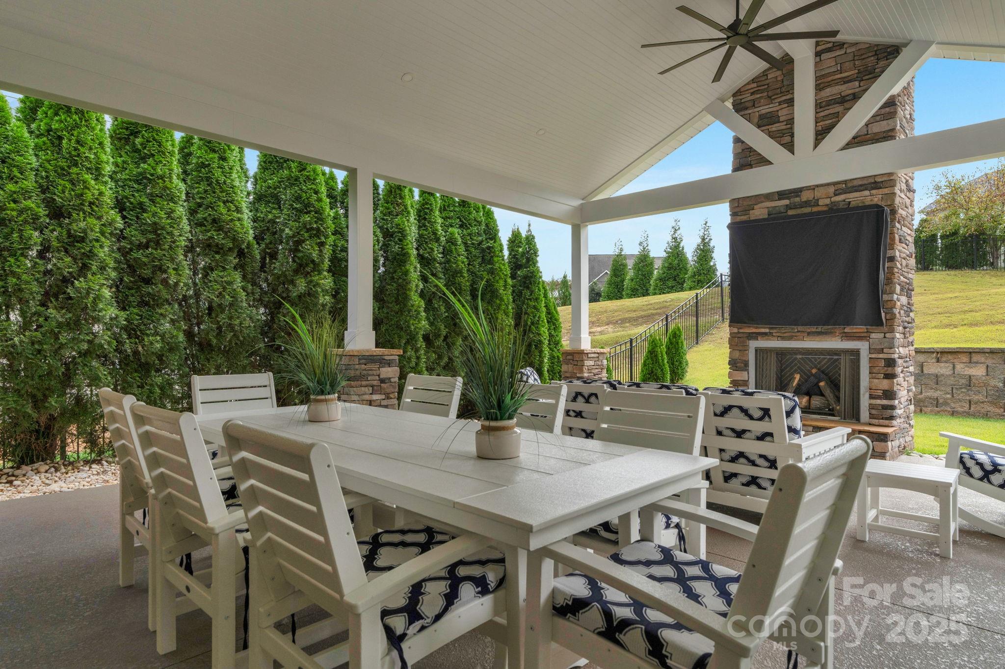 162 Golden View Drive