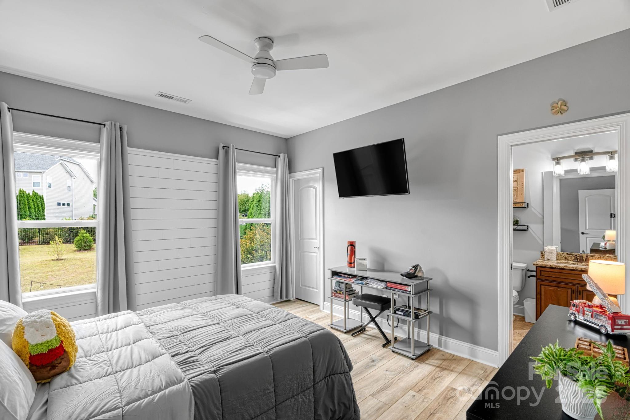 162 Golden View Drive