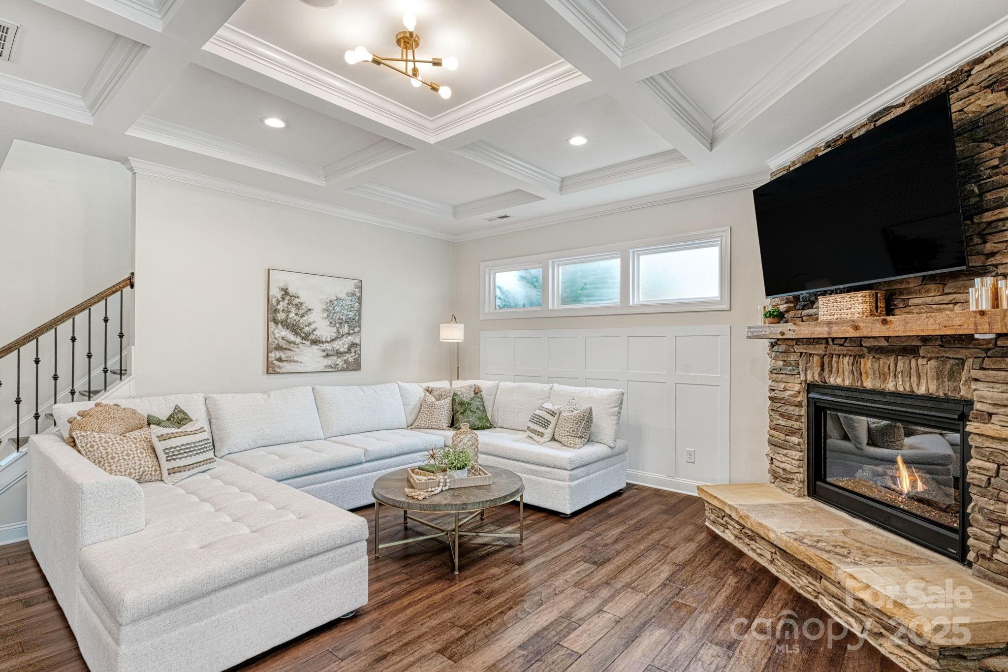 162 Golden View Drive