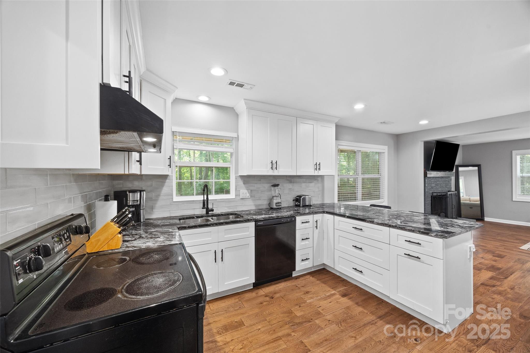 2006 Killarney Place