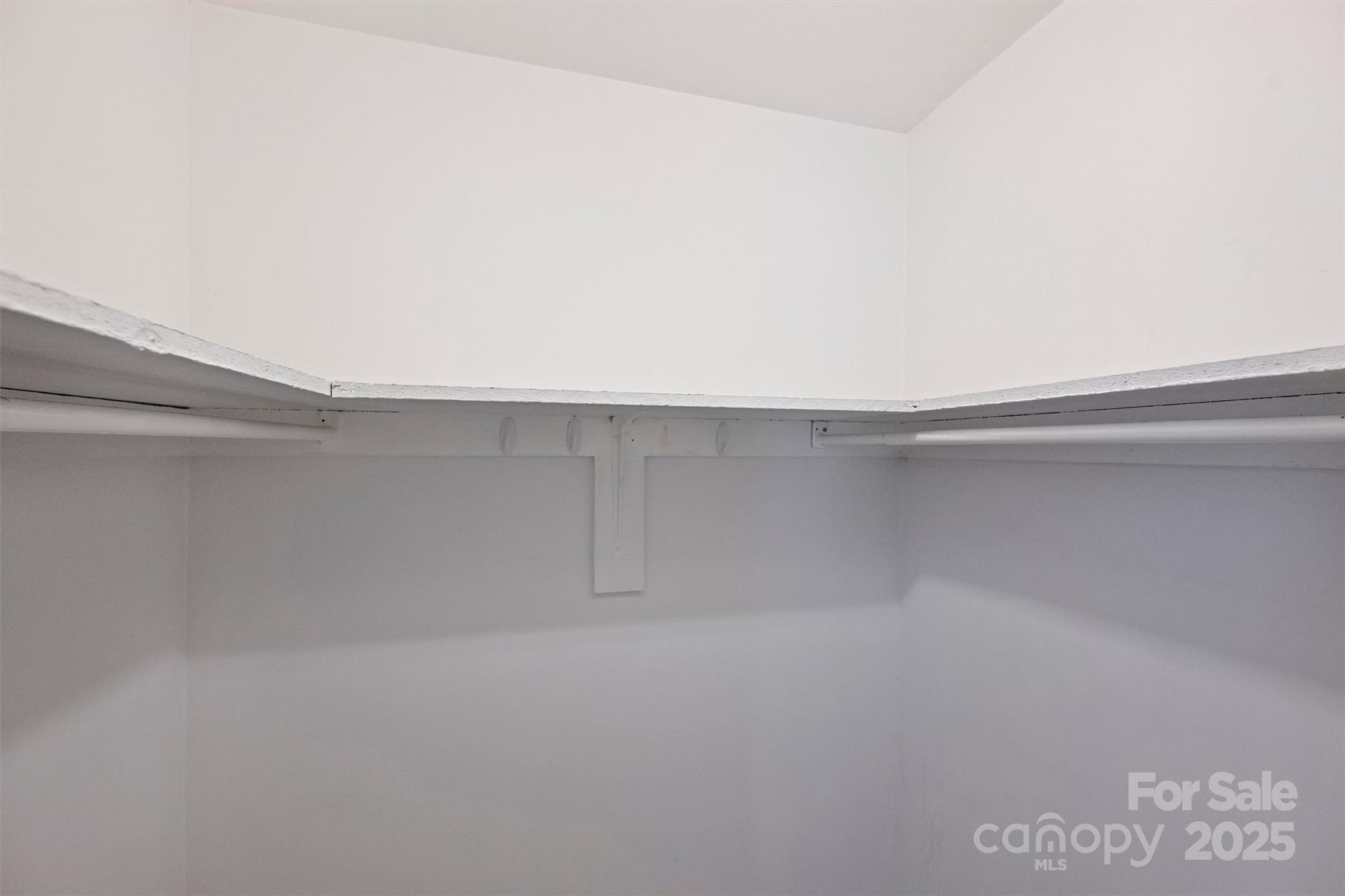 430 Queens Road Unit: 712