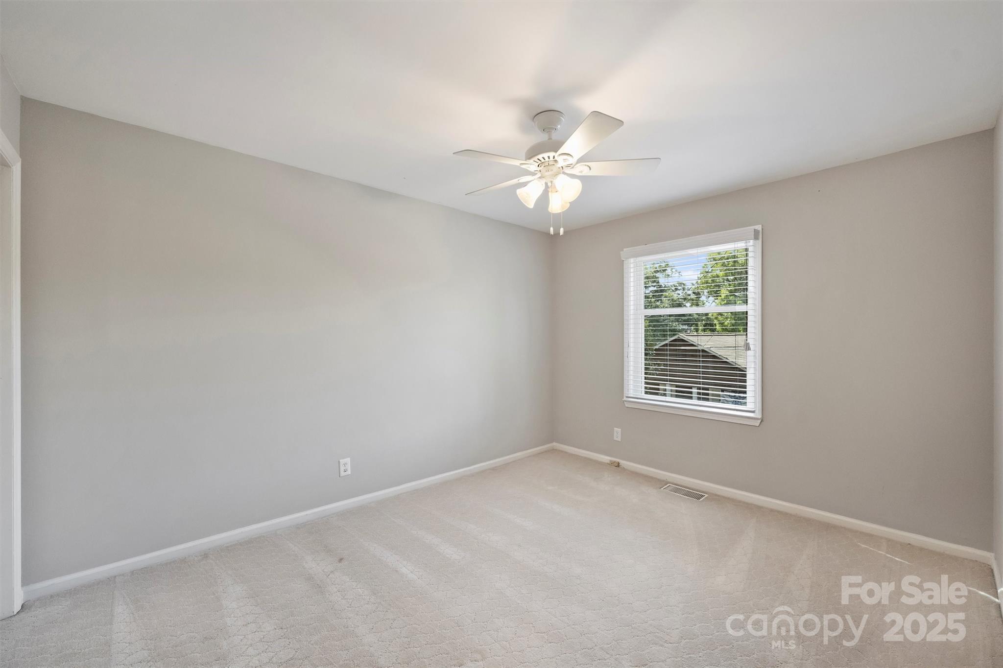 430 Queens Road Unit: 712