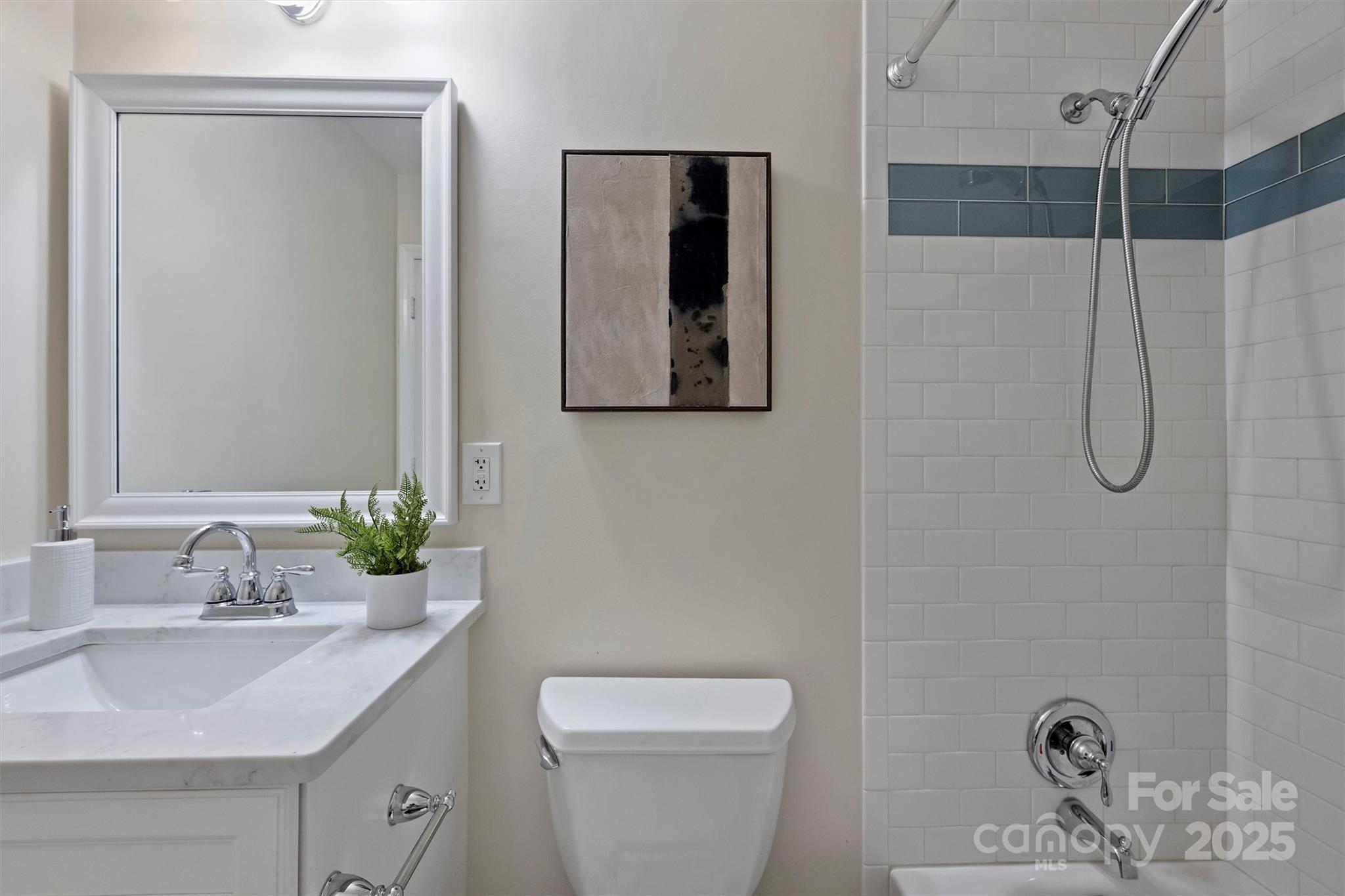 430 Queens Road Unit: 712