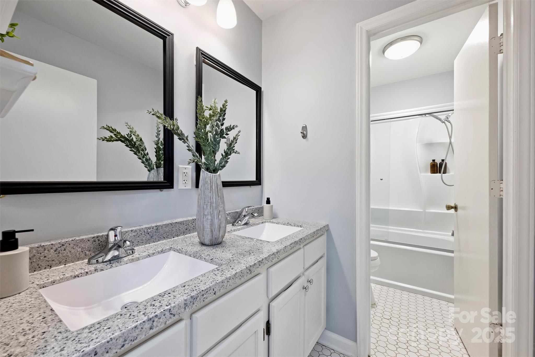 430 Queens Road Unit: 712