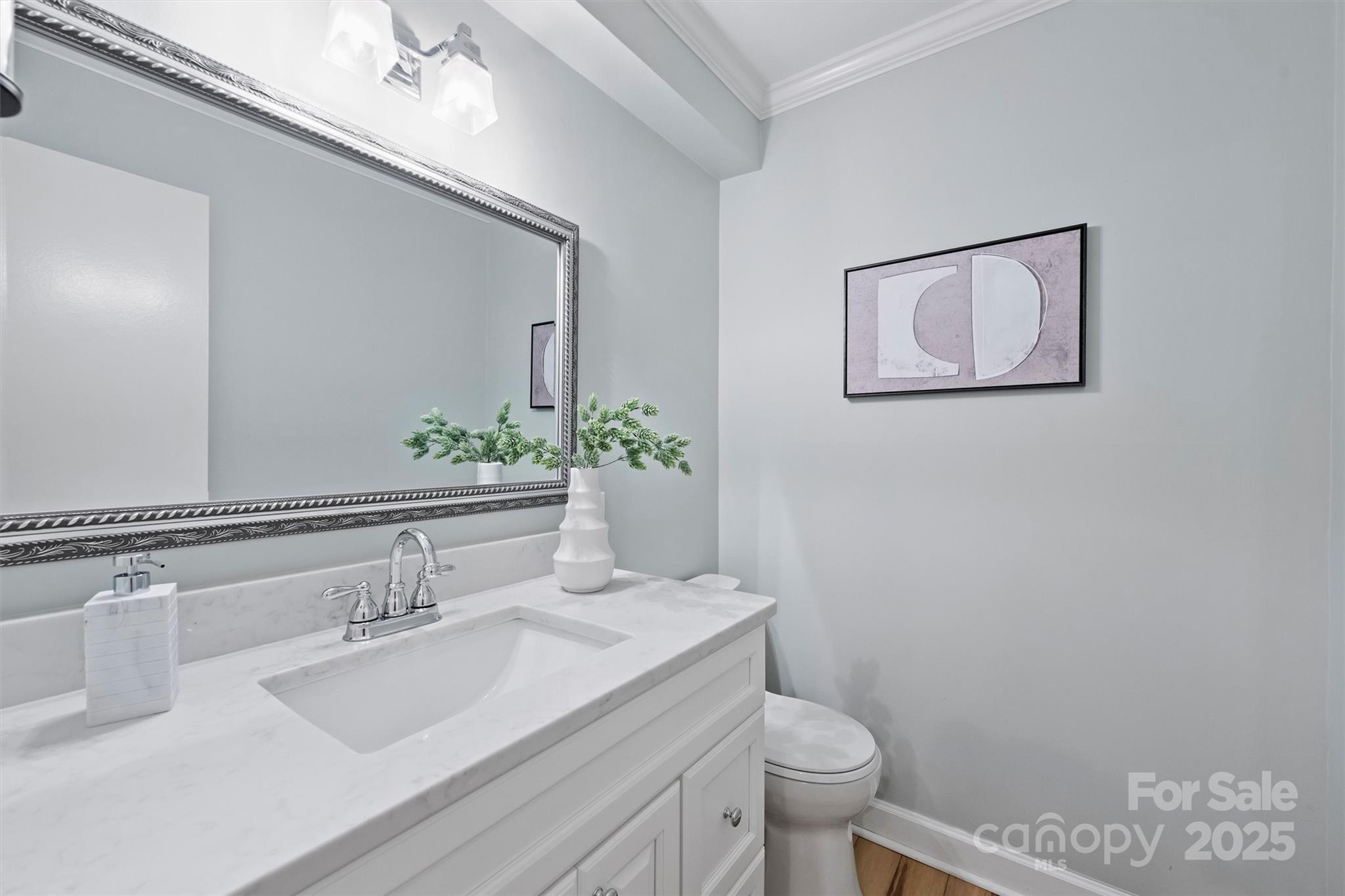 430 Queens Road Unit: 712