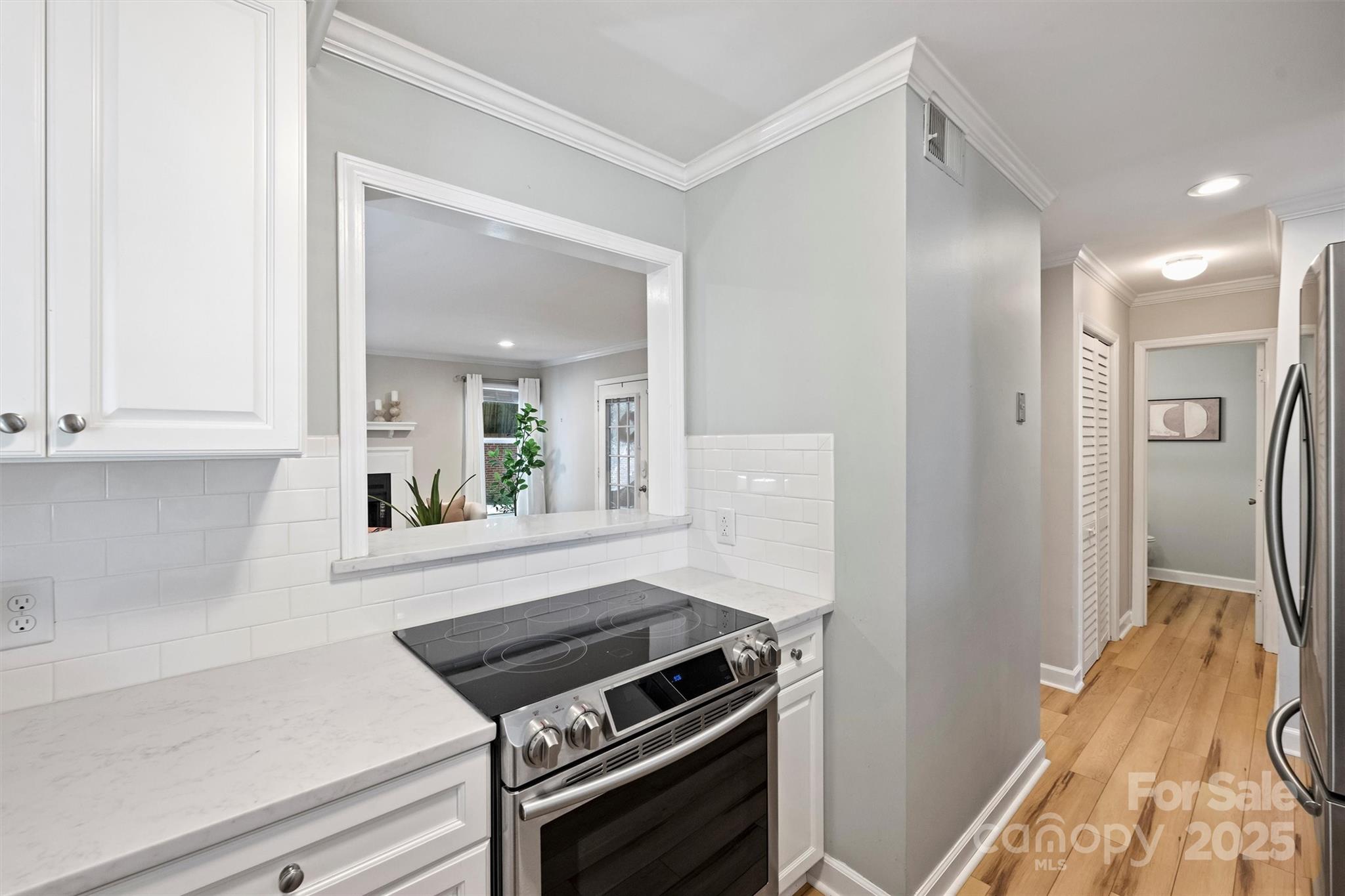 430 Queens Road Unit: 712