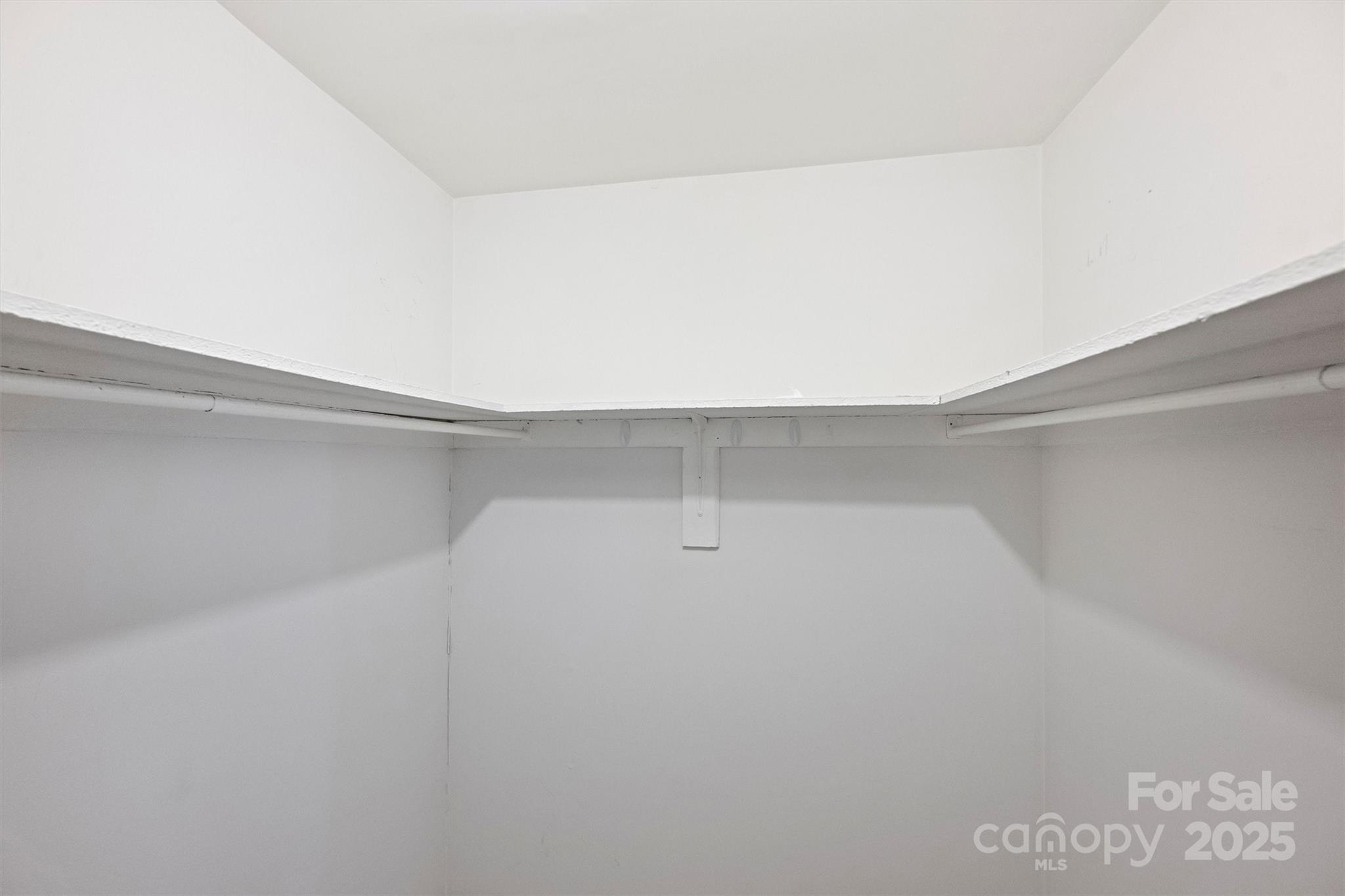 430 Queens Road Unit: 712