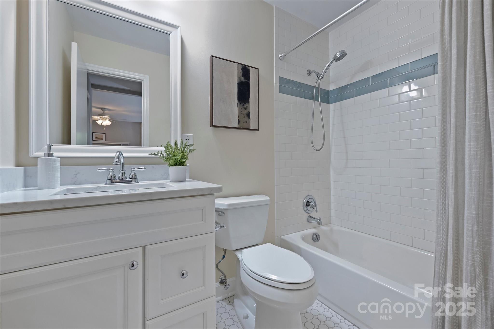 430 Queens Road Unit: 712