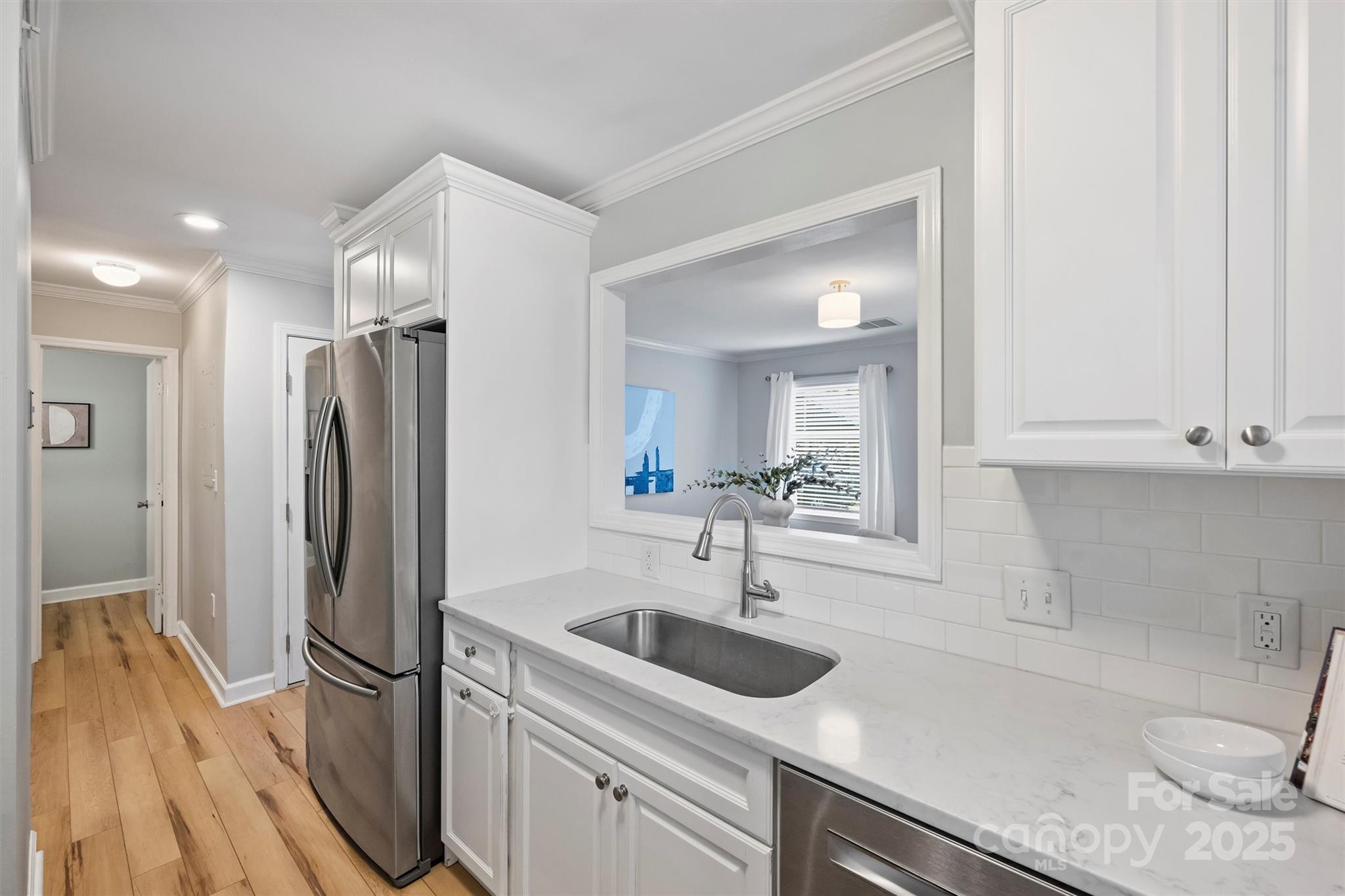 430 Queens Road Unit: 712