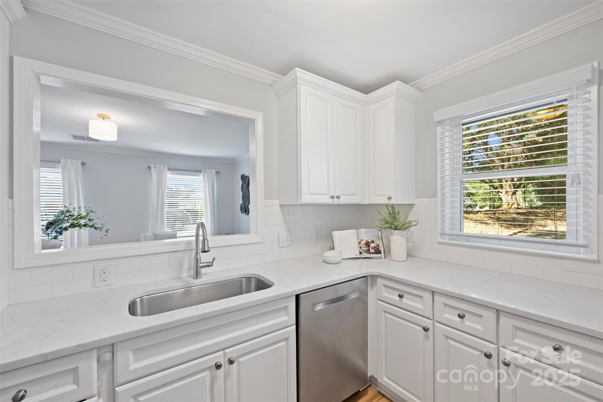 430 Queens Road Unit: 712