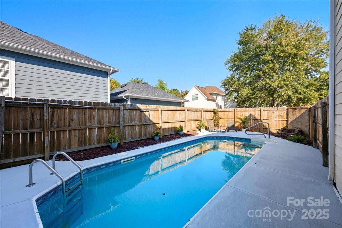 17005 Carlton Way Road