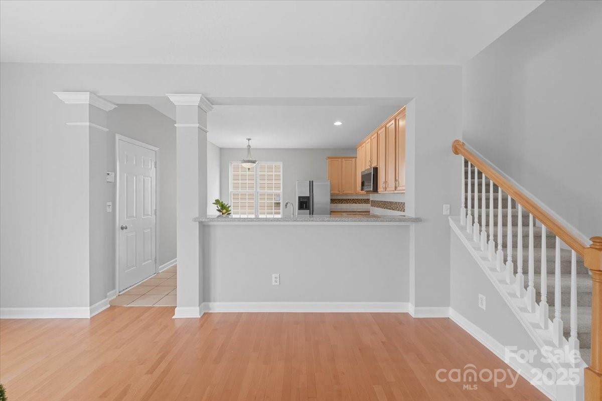 17005 Carlton Way Road