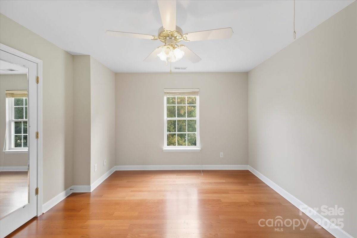 17005 Carlton Way Road