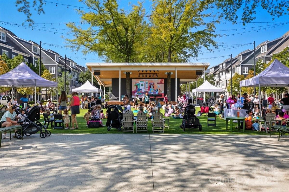 17005 Carlton Way Road